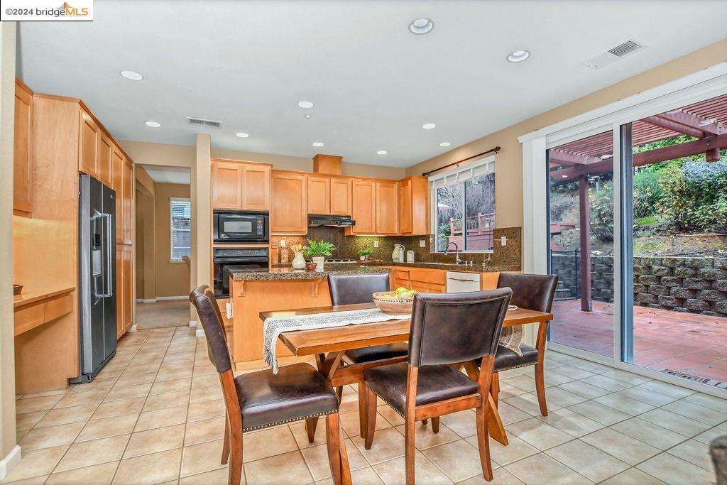 2311 Colonial Ct
