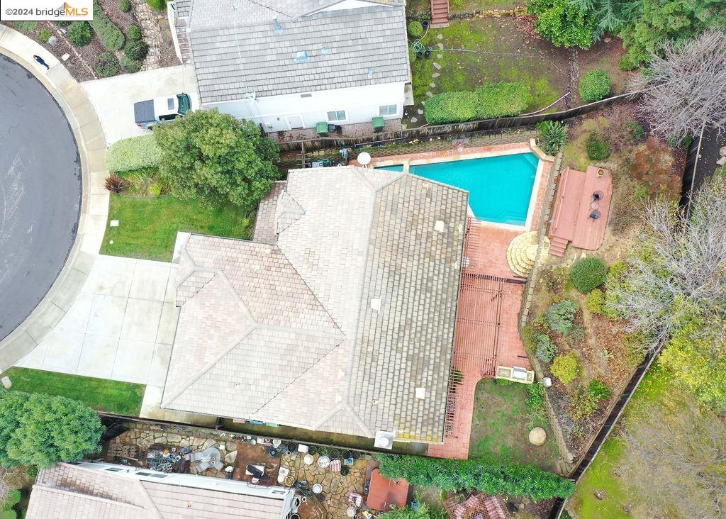 2311 Colonial Ct