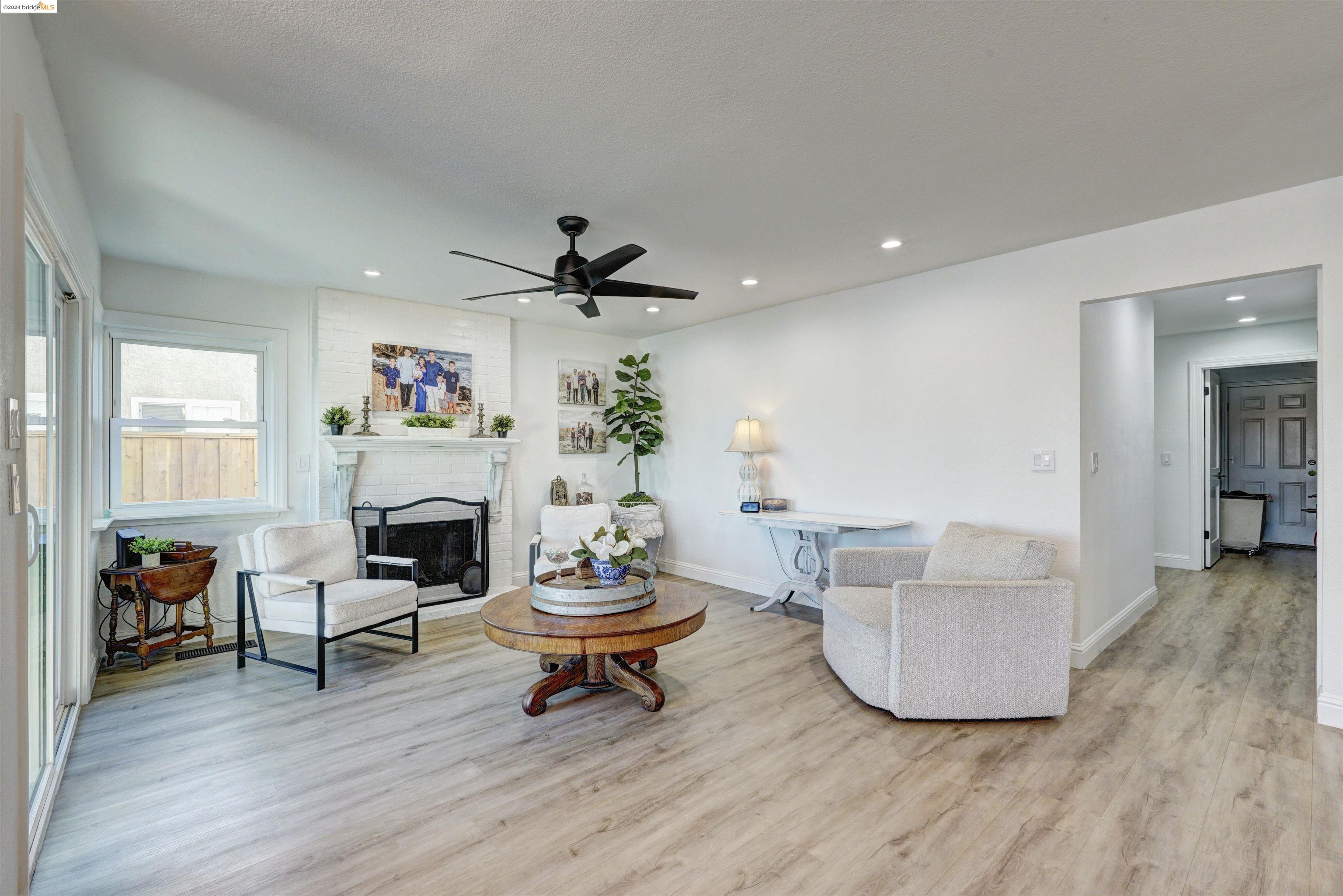 1741 Surfside Pl