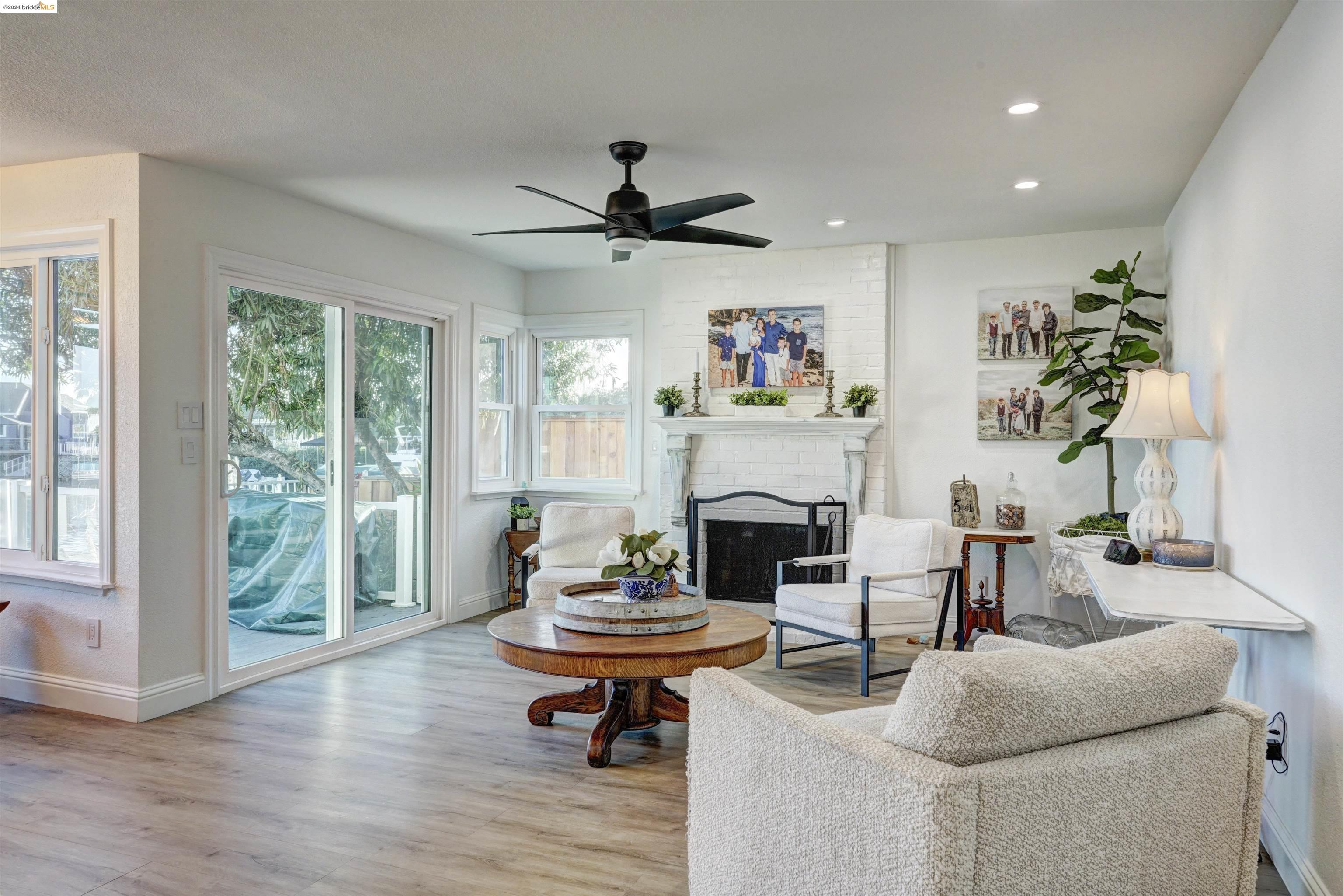 1741 Surfside Pl