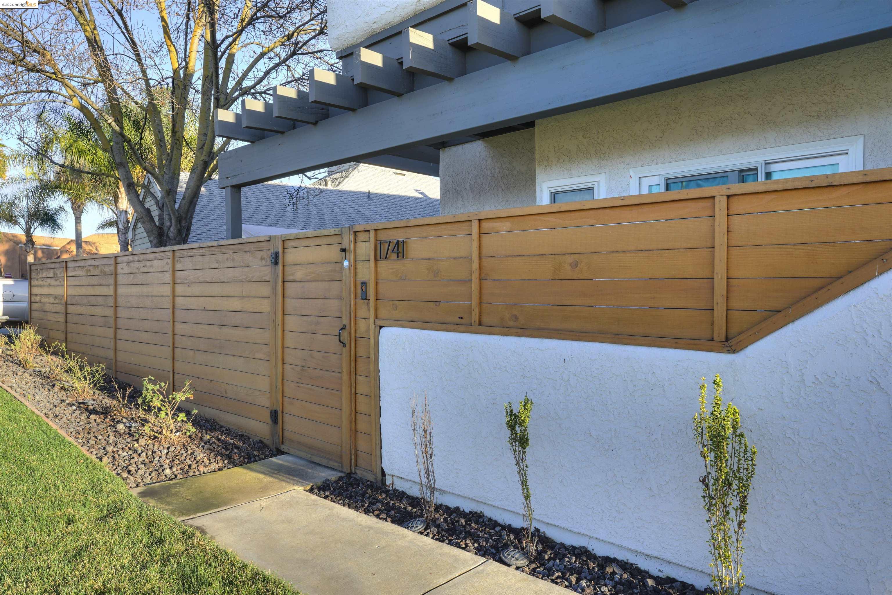 1741 Surfside Pl