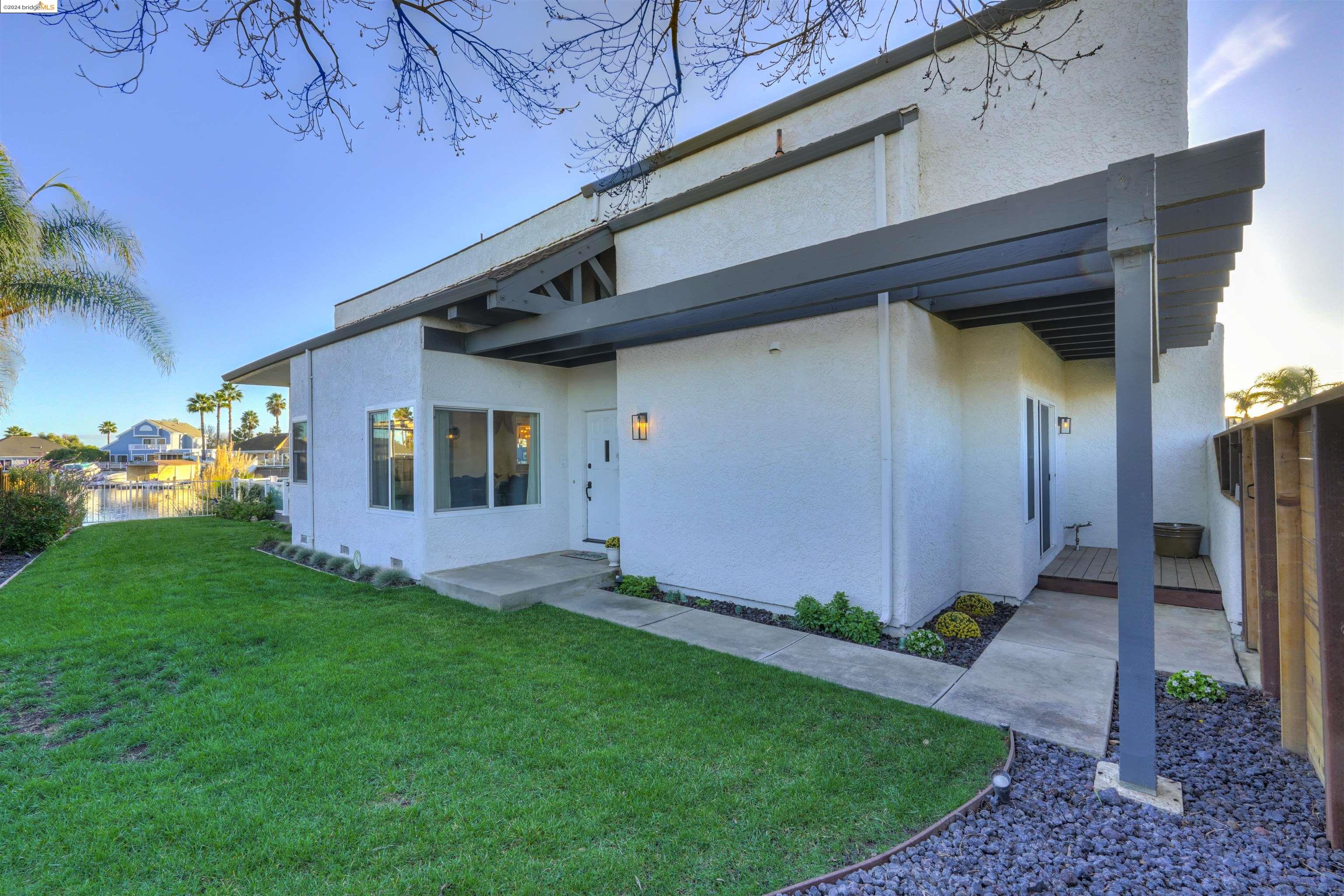 1741 Surfside Pl