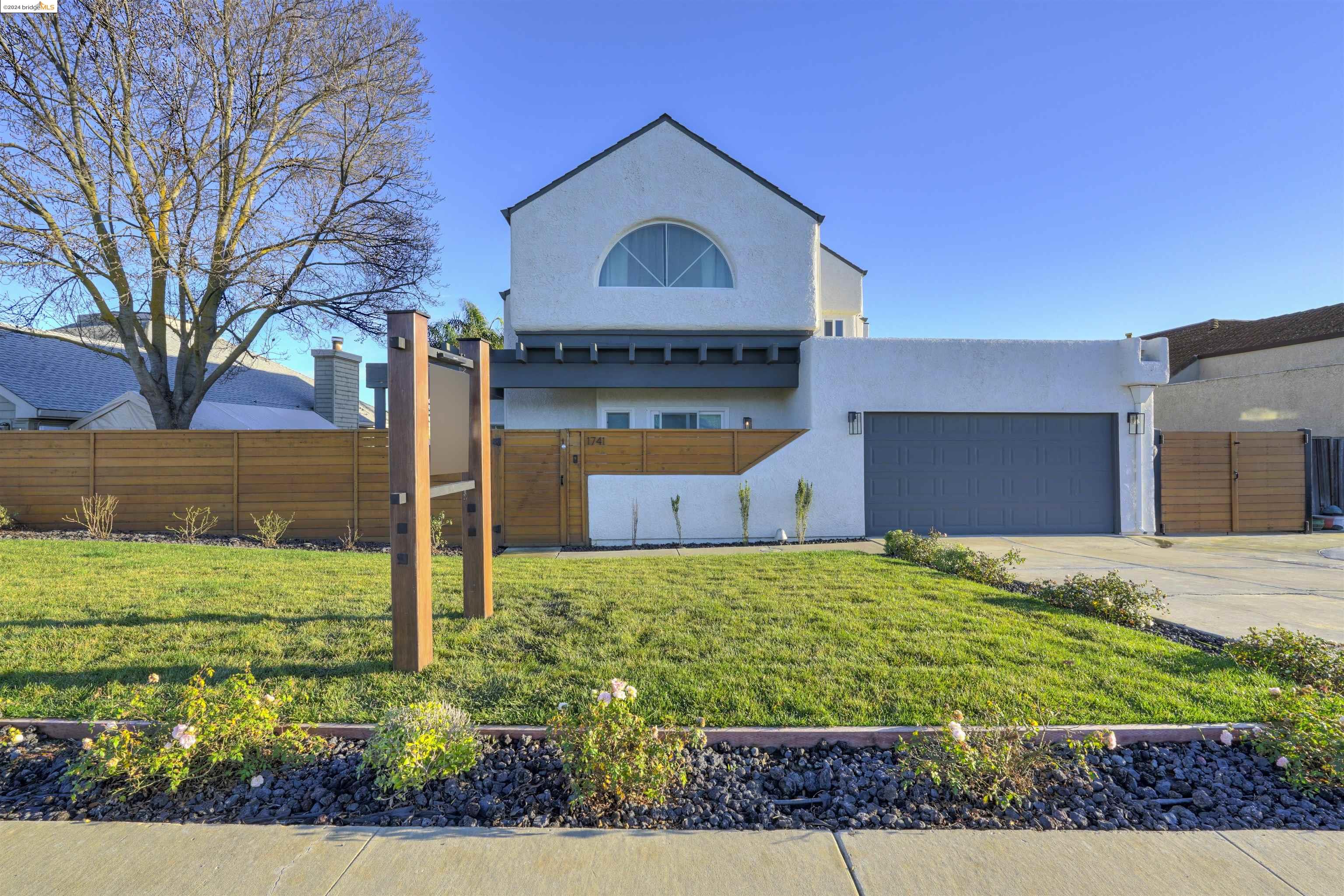 1741 Surfside Pl