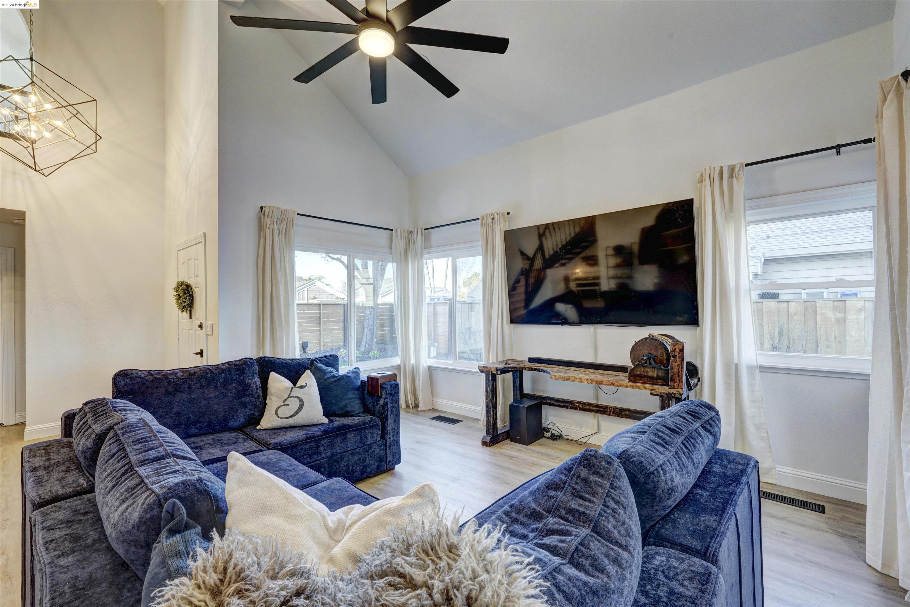1741 Surfside Pl