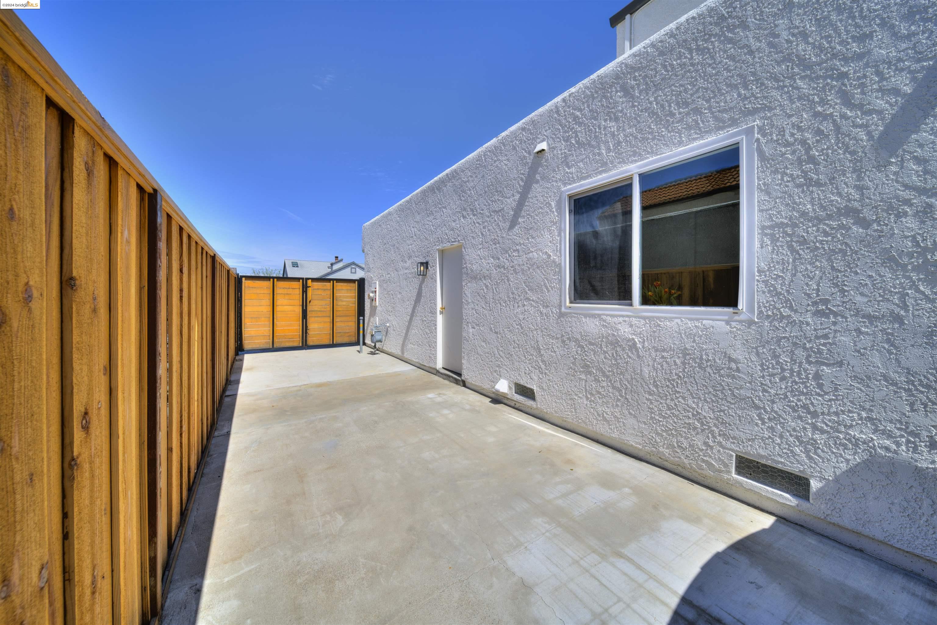 1741 Surfside Pl