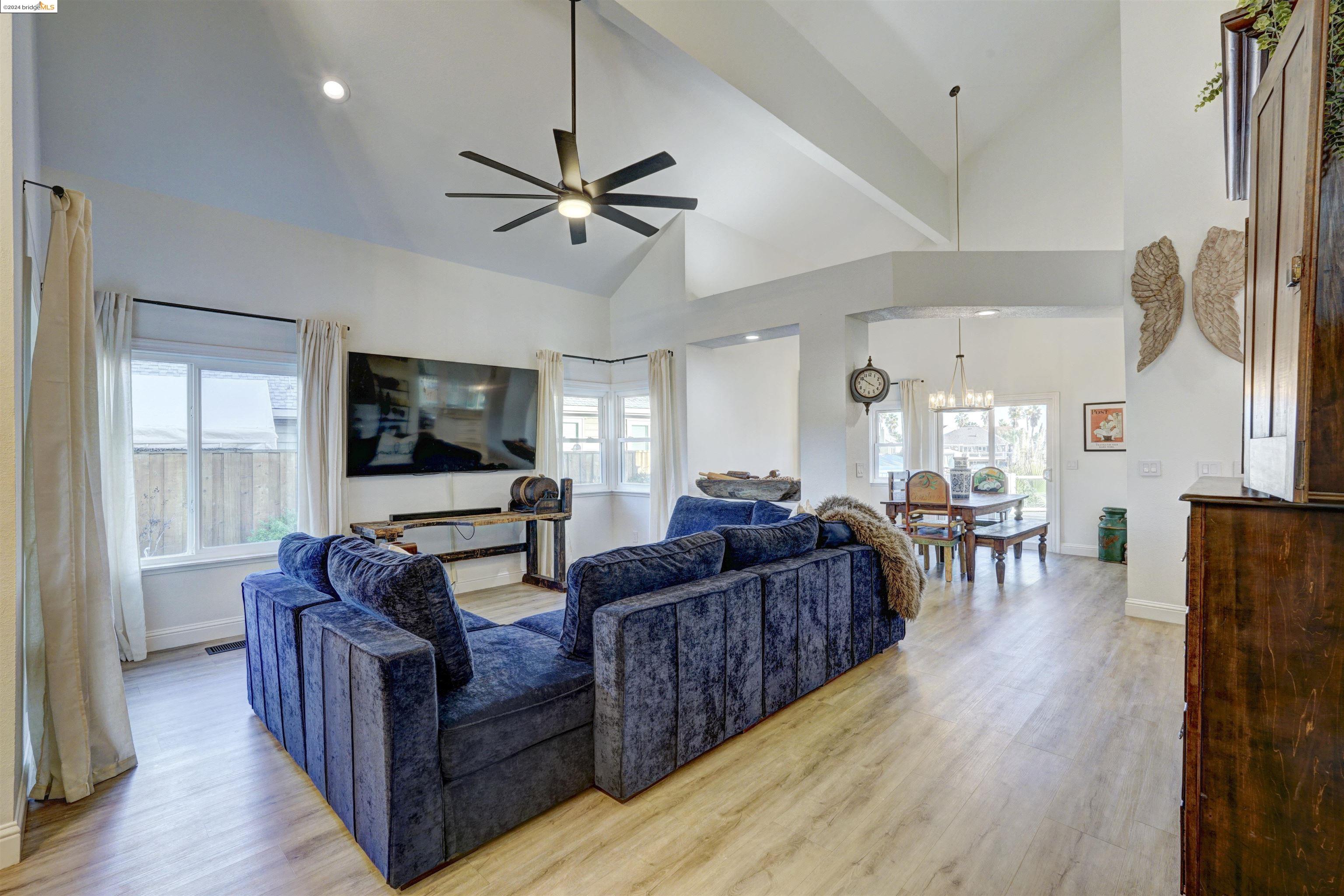 1741 Surfside Pl