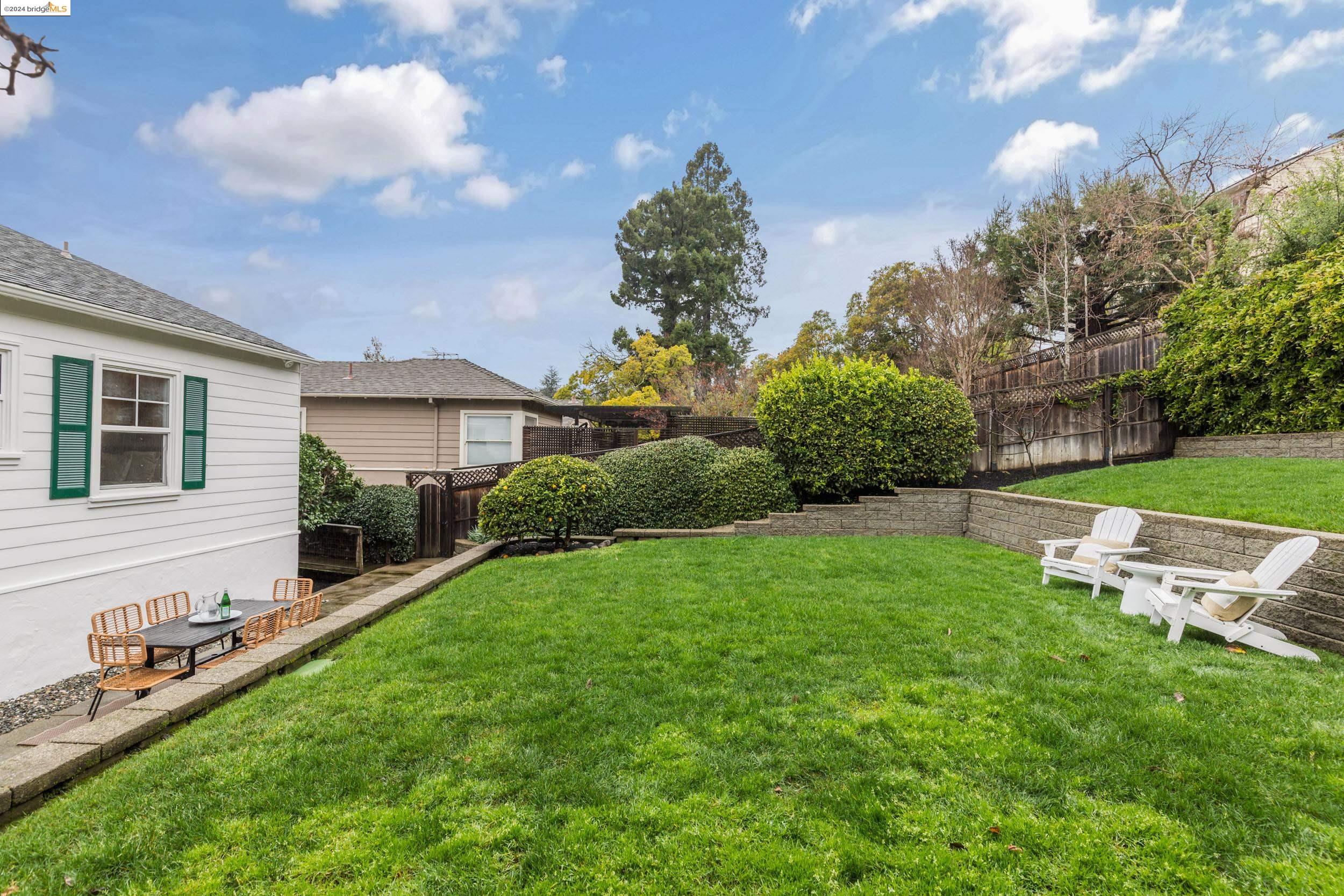 496 Florence Ave