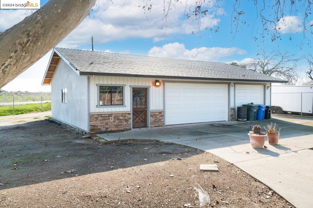 25 Cristine Ln