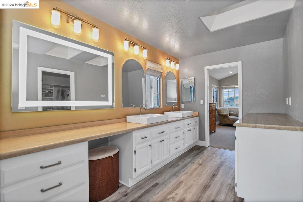 93 Shell Pl