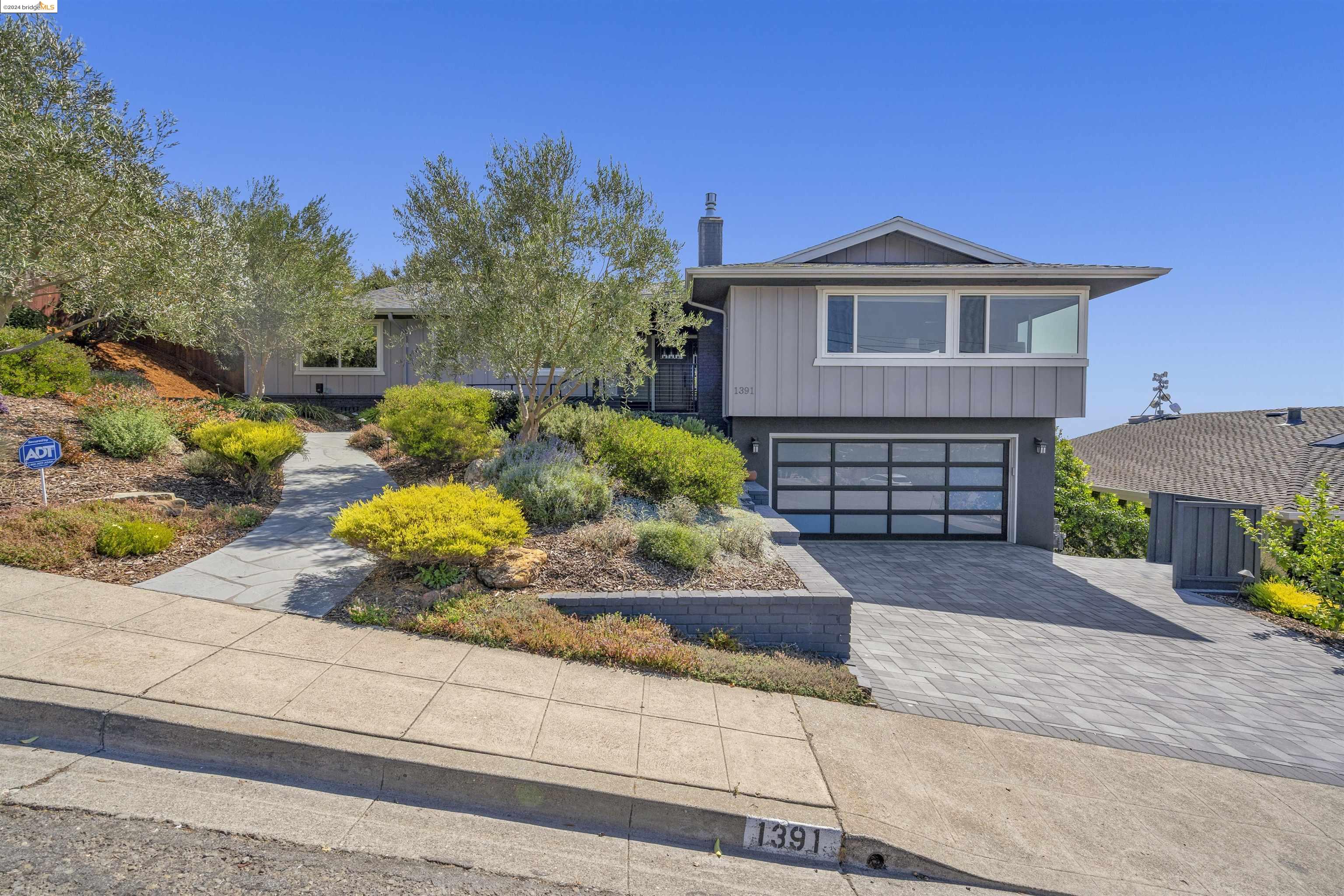 1391 View Dr