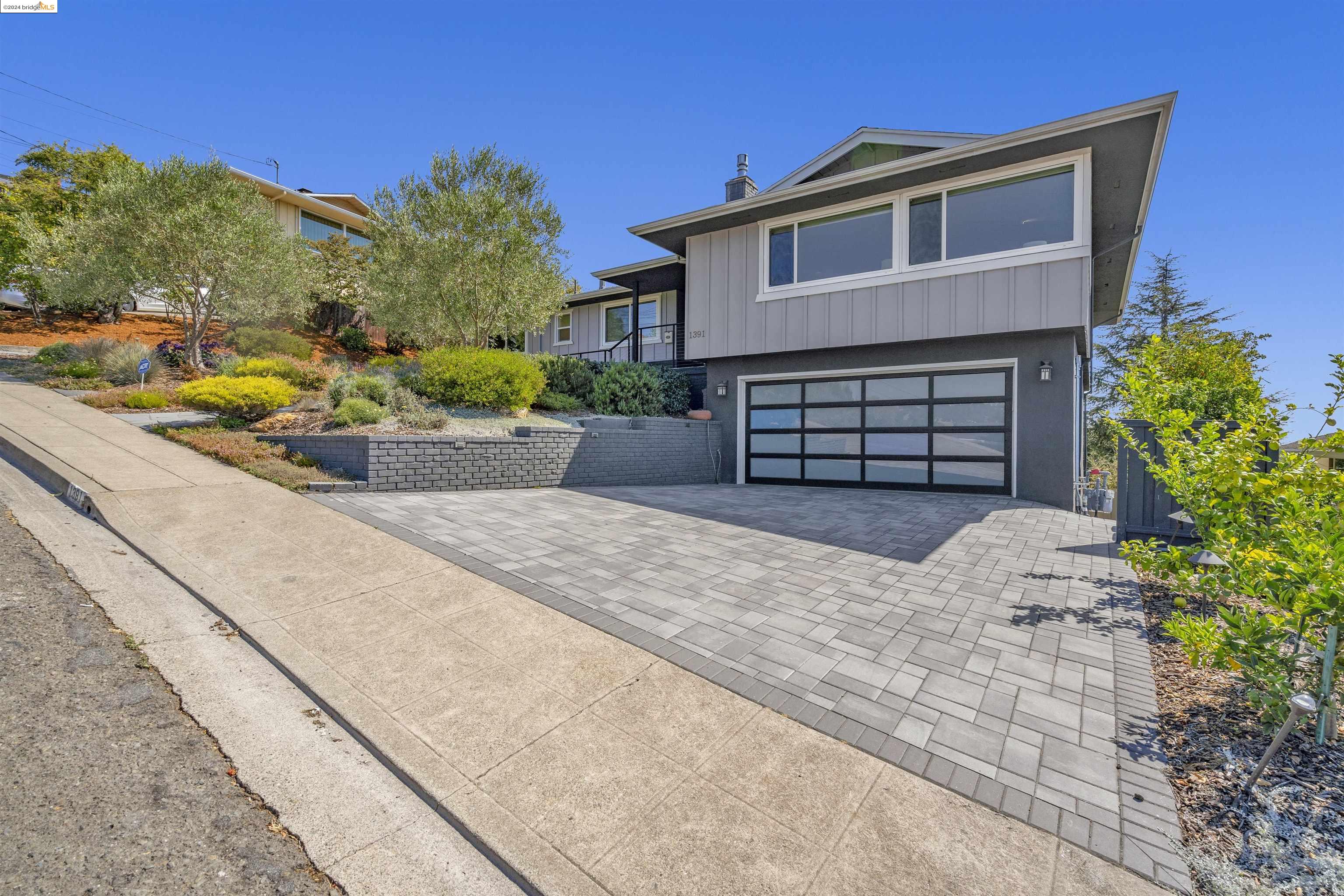 1391 View Dr