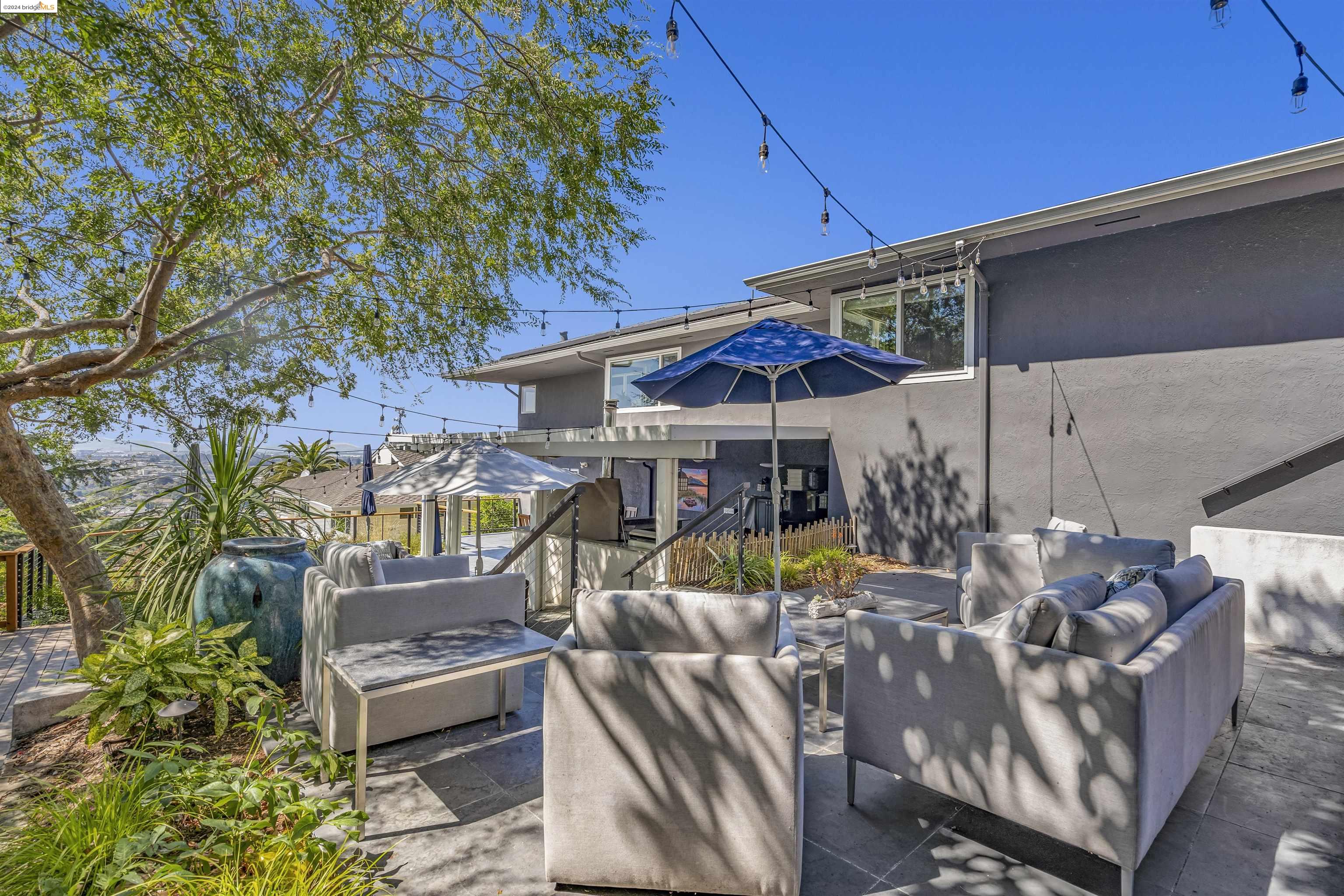 1391 View Dr