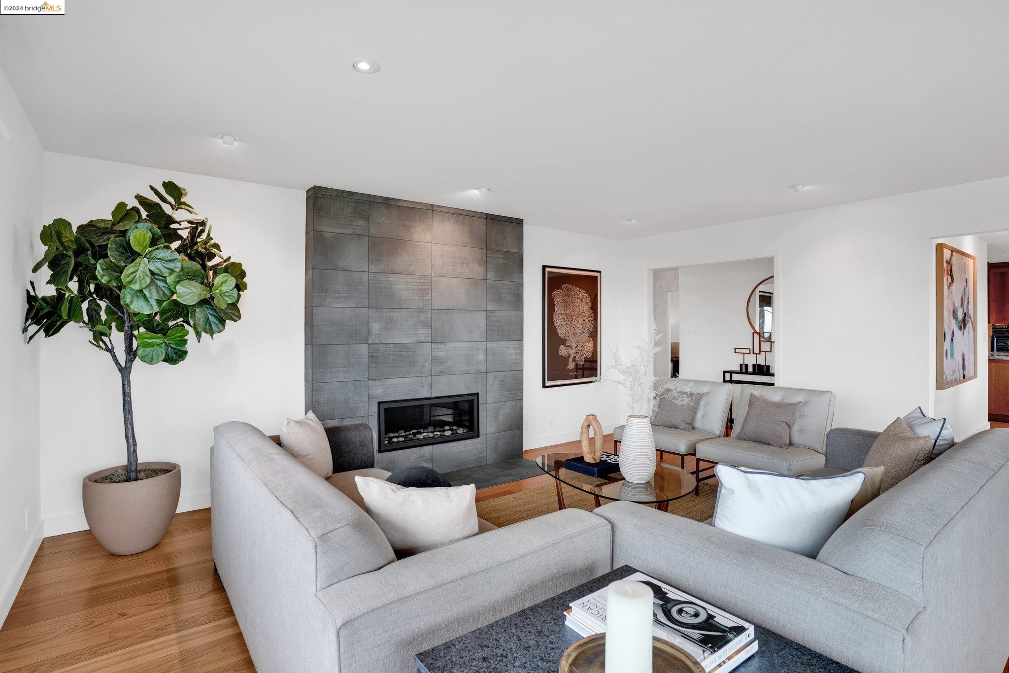 1391 View Dr