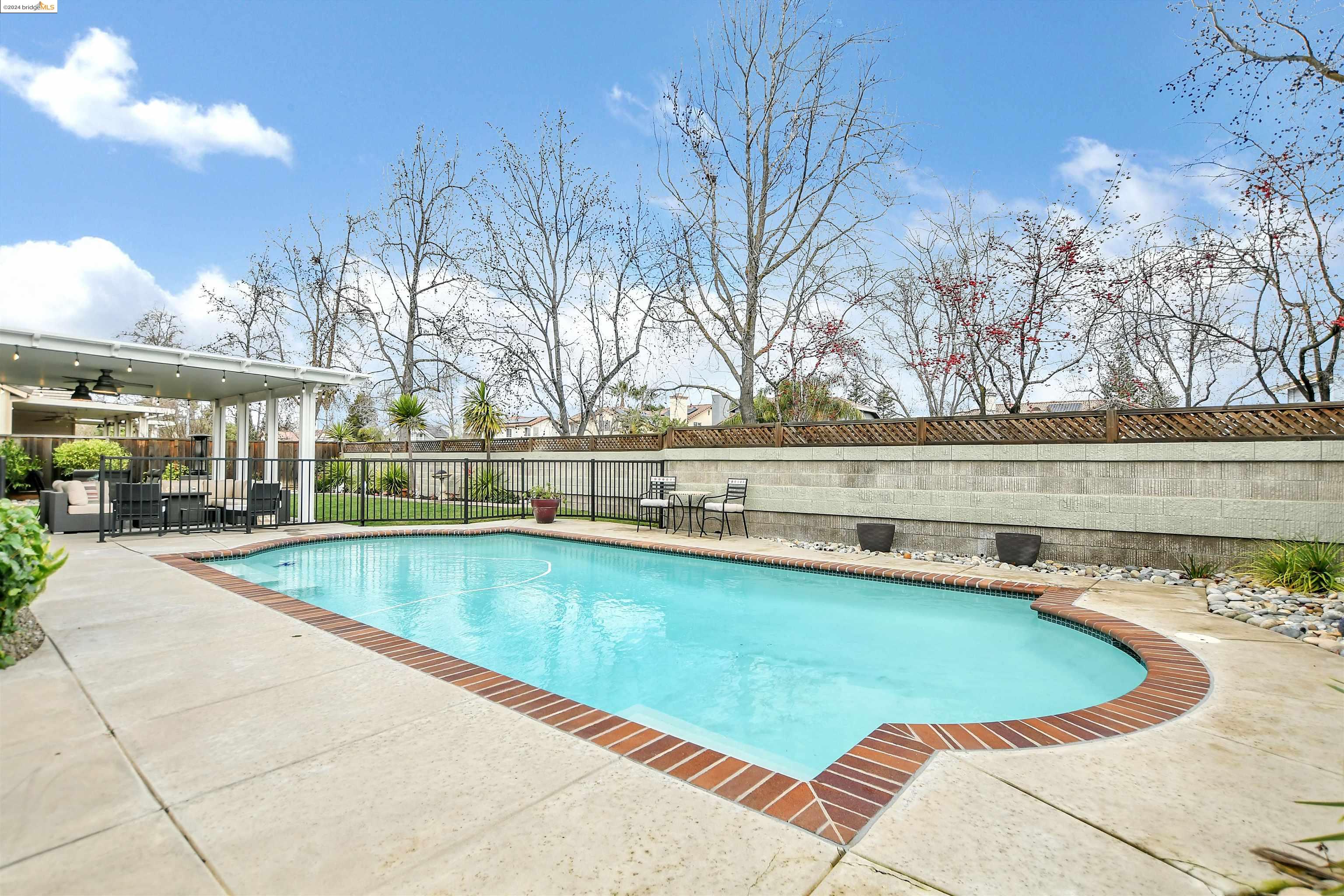 570 Wildrose Way