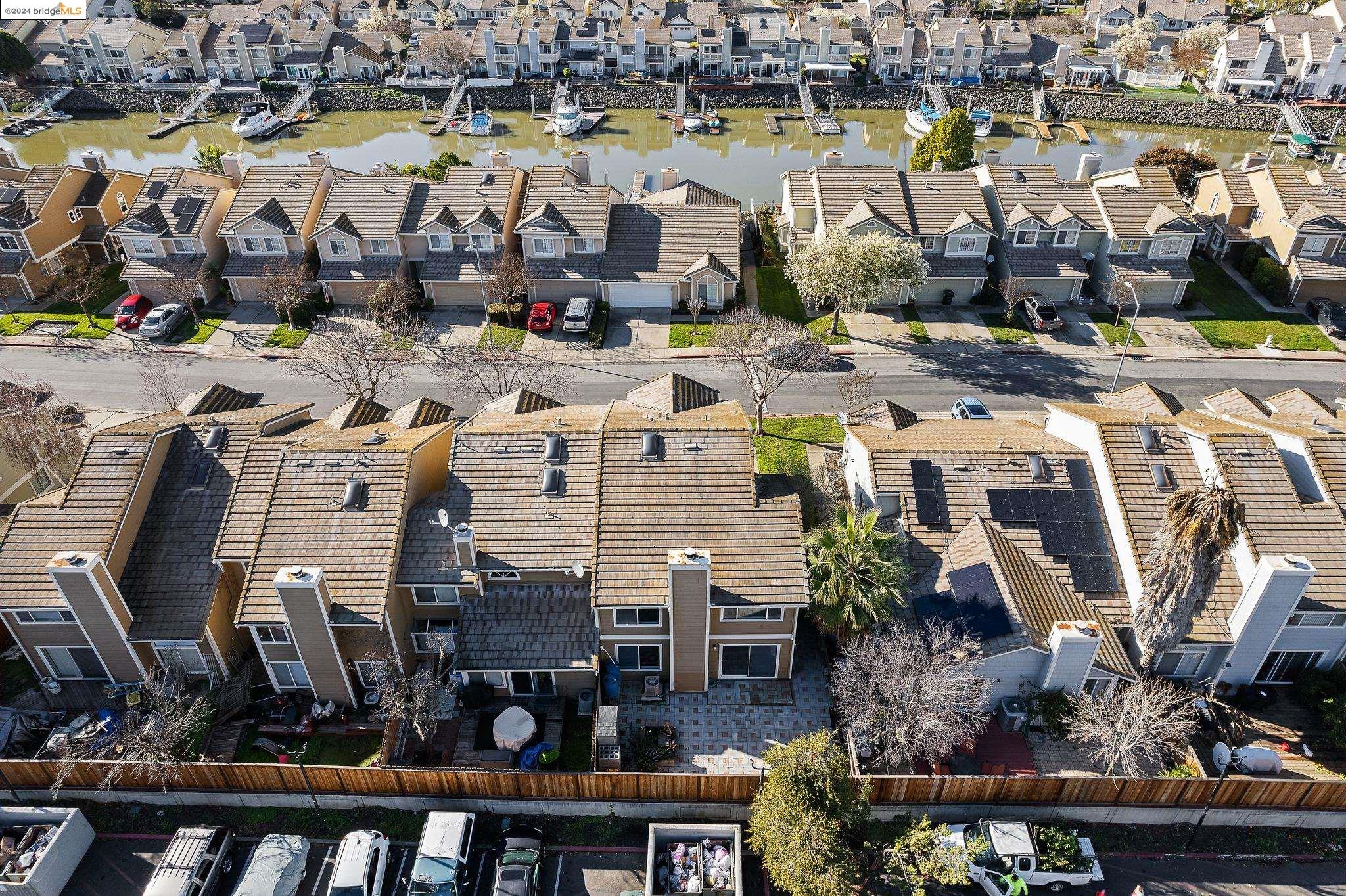 203 Pelican Loop