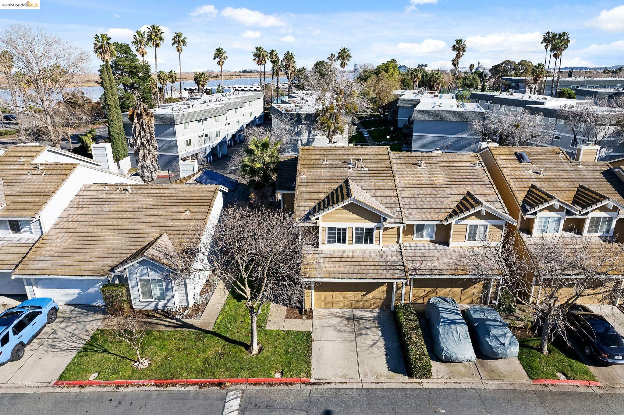 203 Pelican Loop
