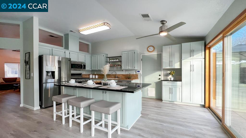 2331 El Monte Dr