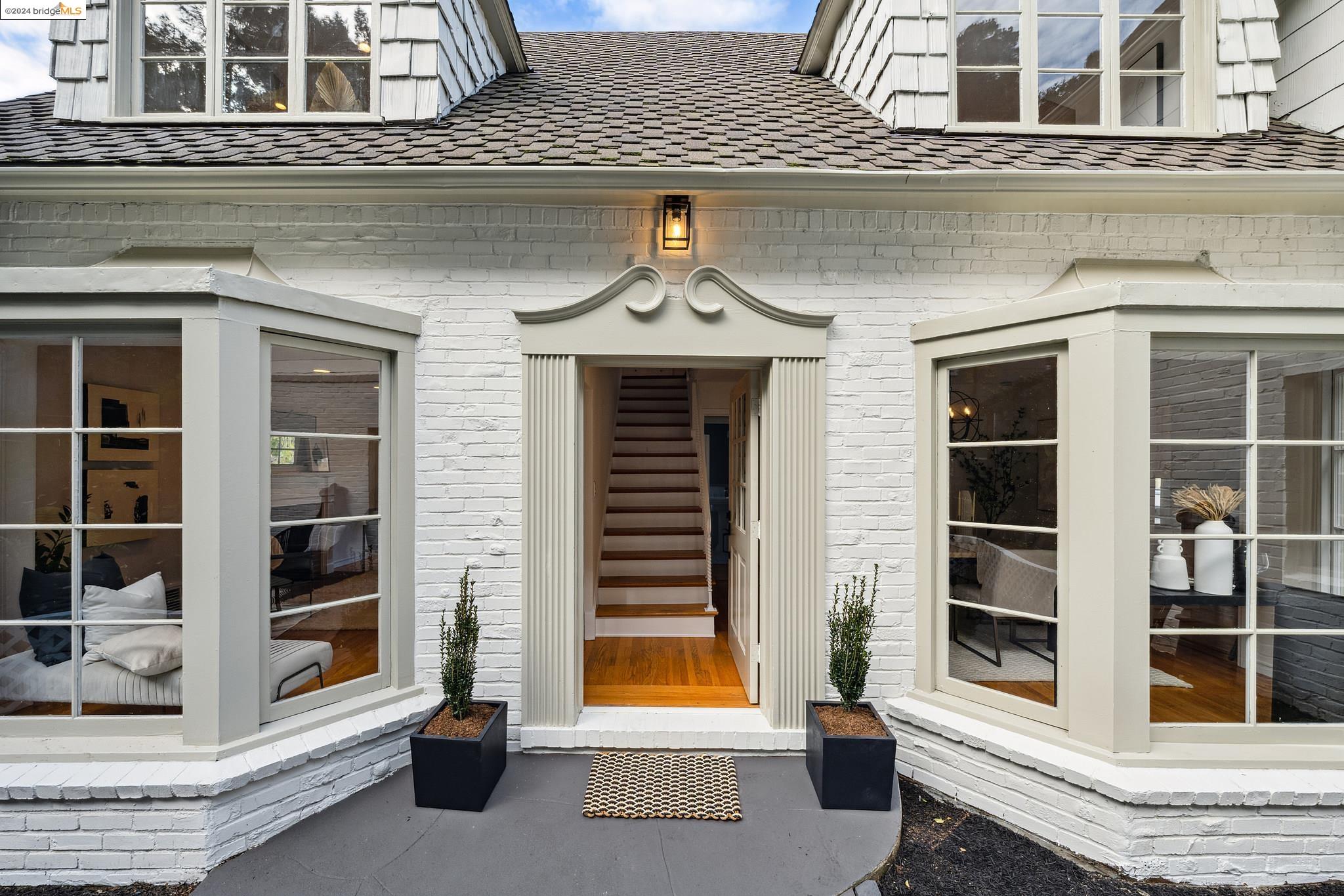 711 Carlston Ave