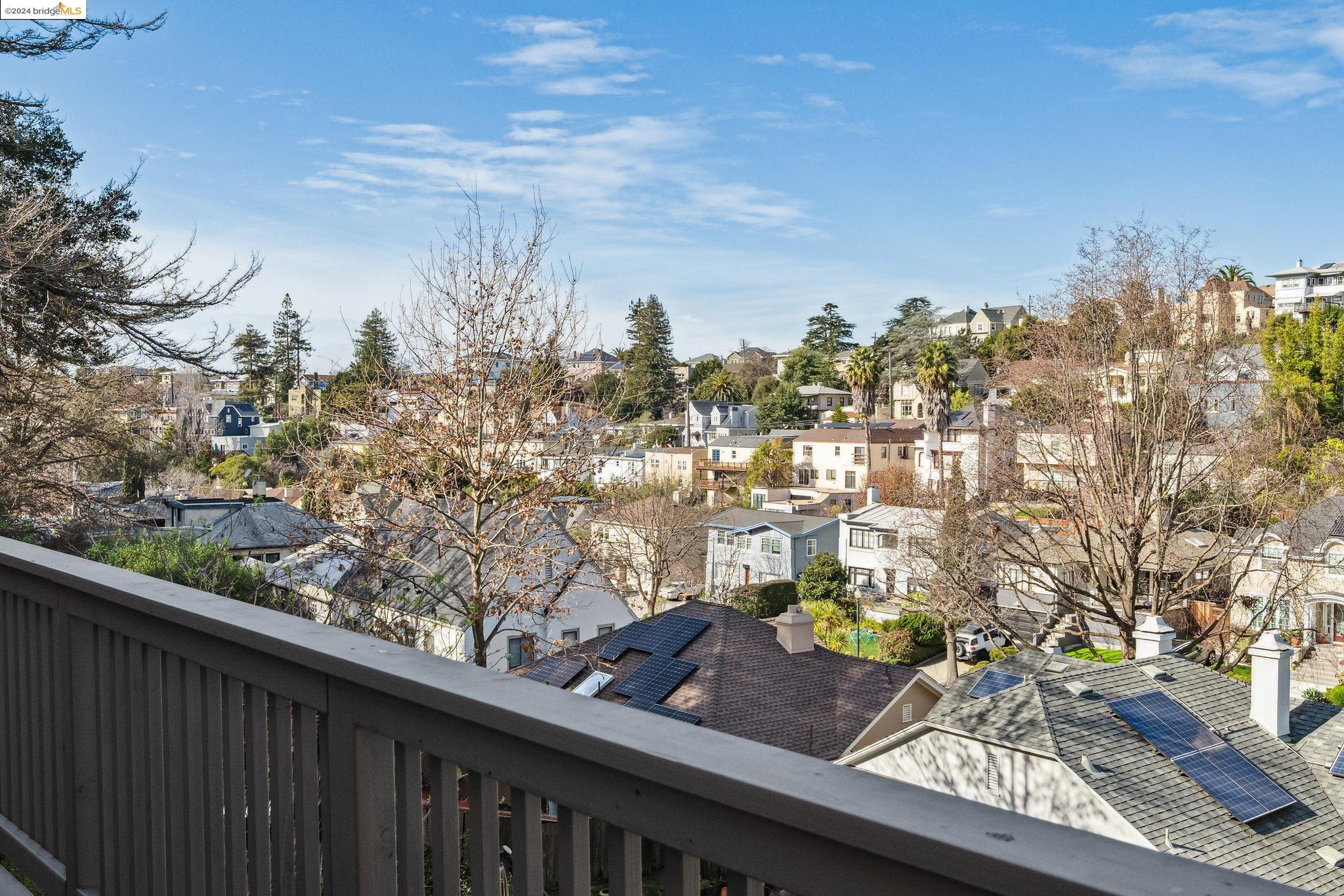 711 Carlston Ave