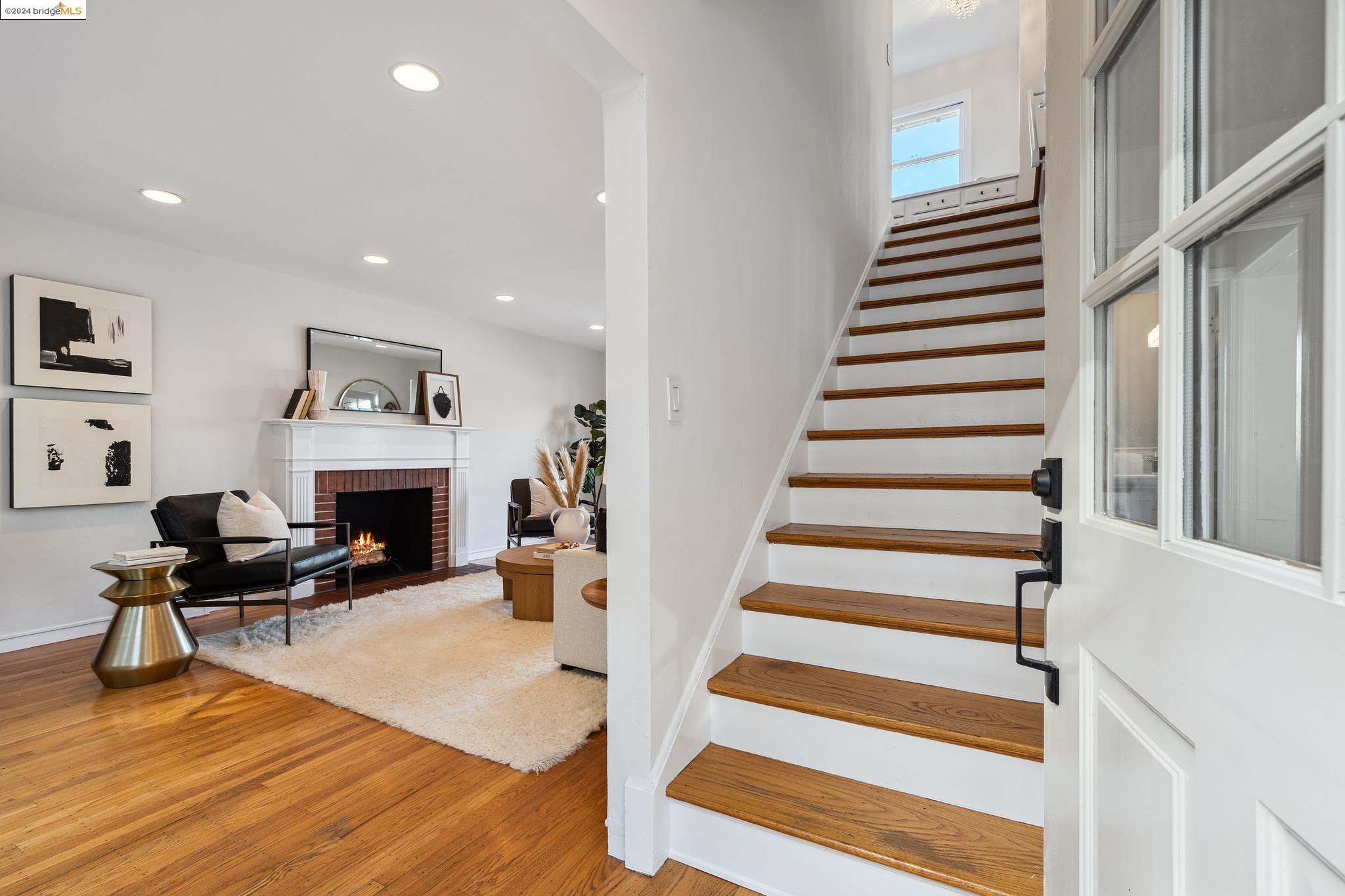 711 Carlston Ave