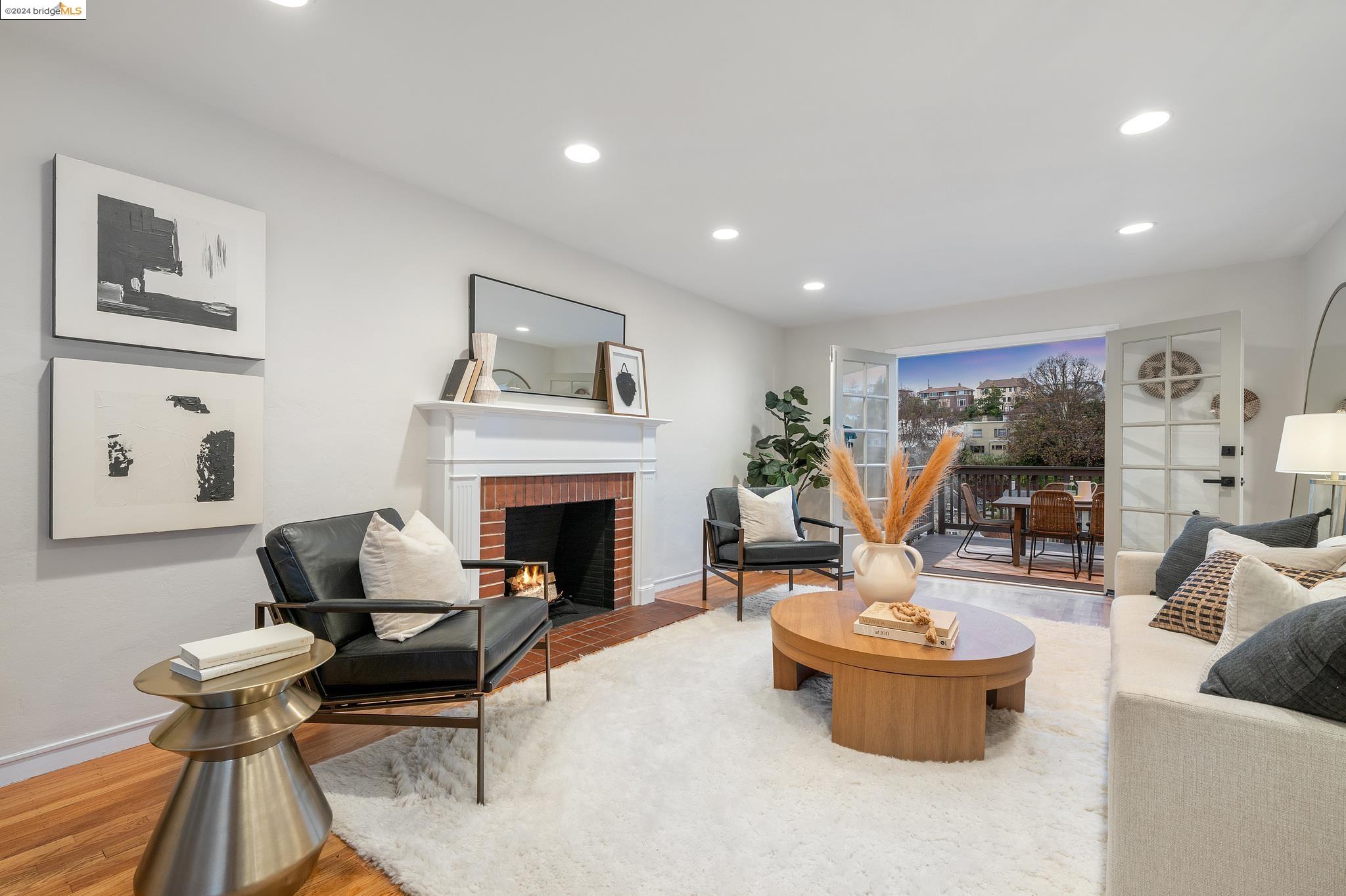 711 Carlston Ave
