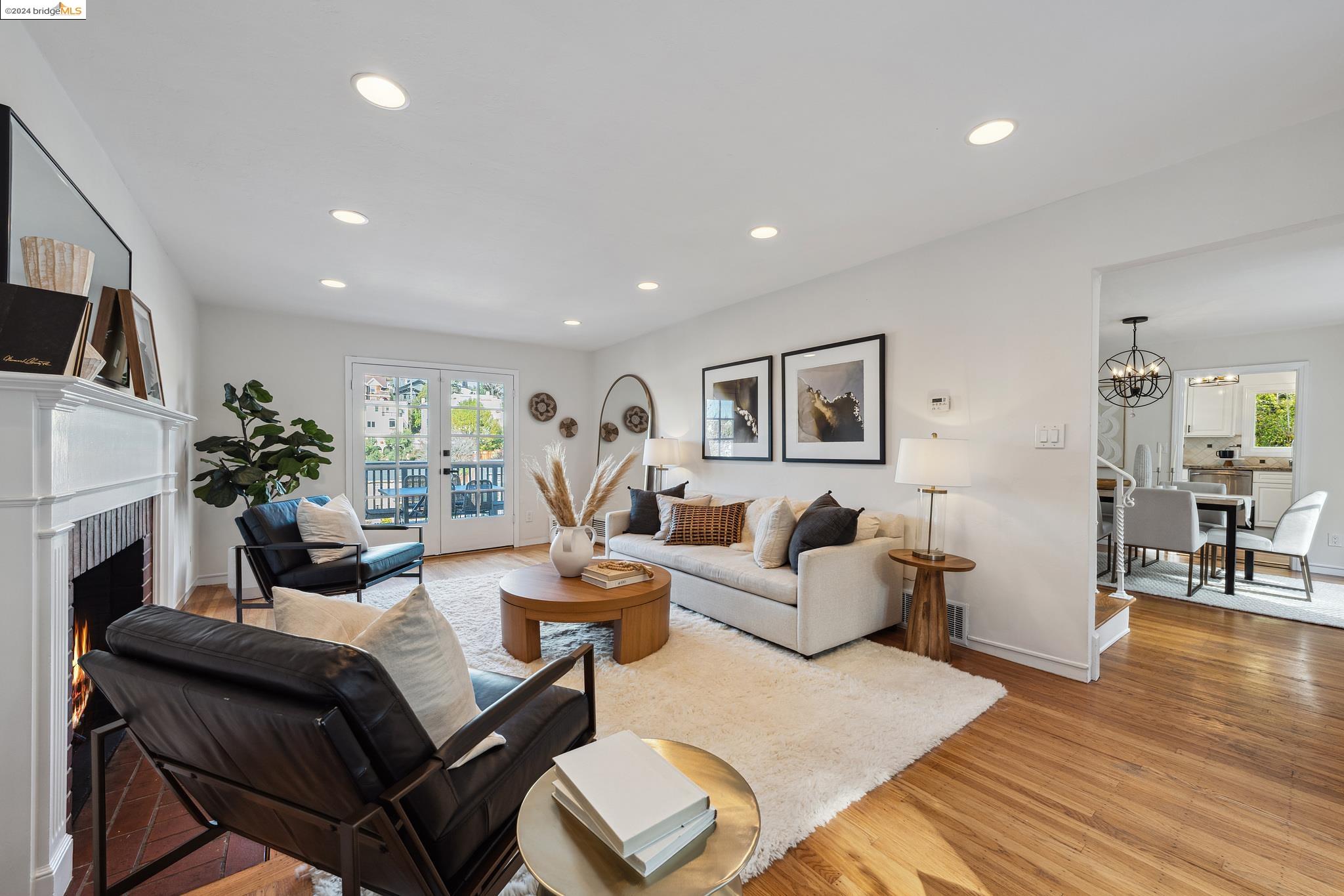 711 Carlston Ave
