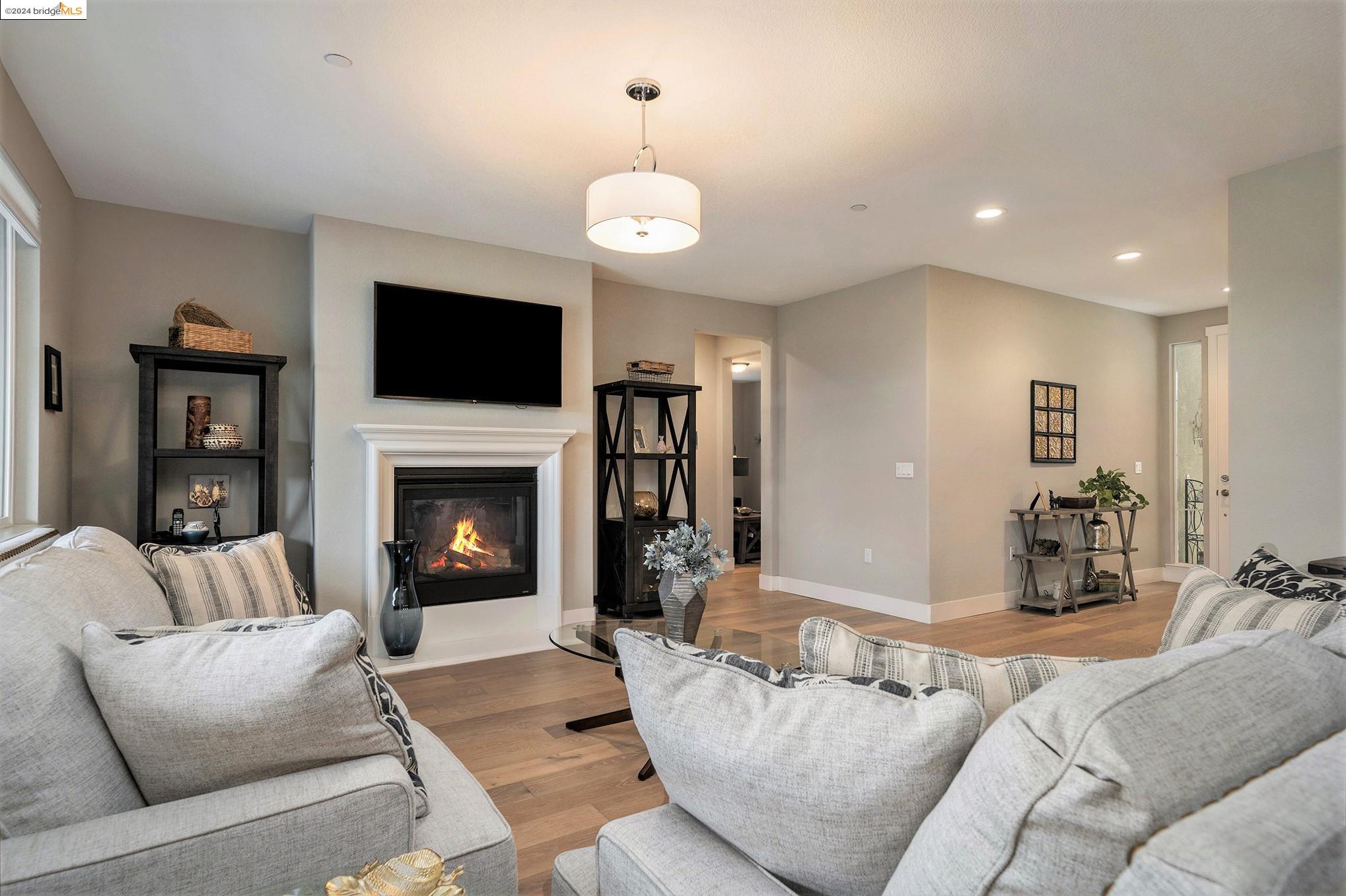 9261 Shearwater Cir