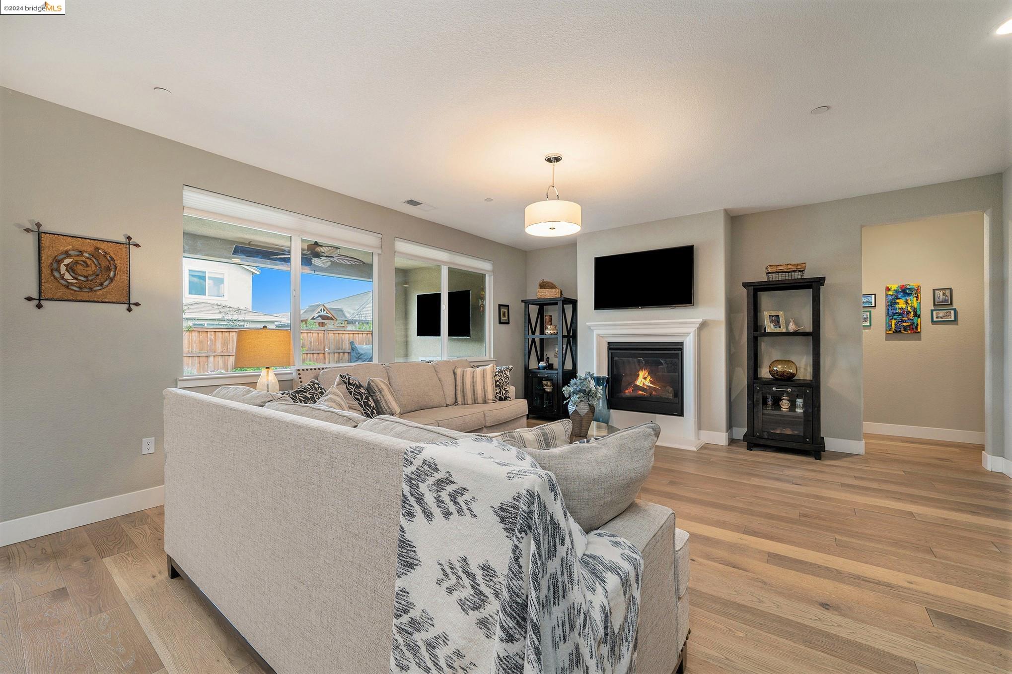 9261 Shearwater Cir
