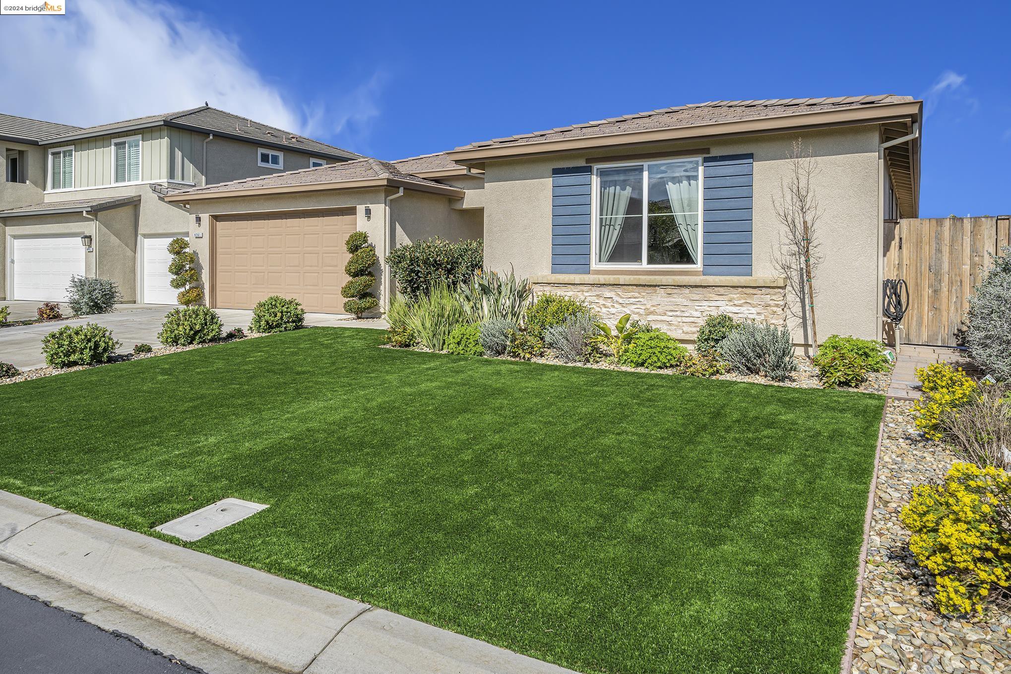 9261 Shearwater Cir