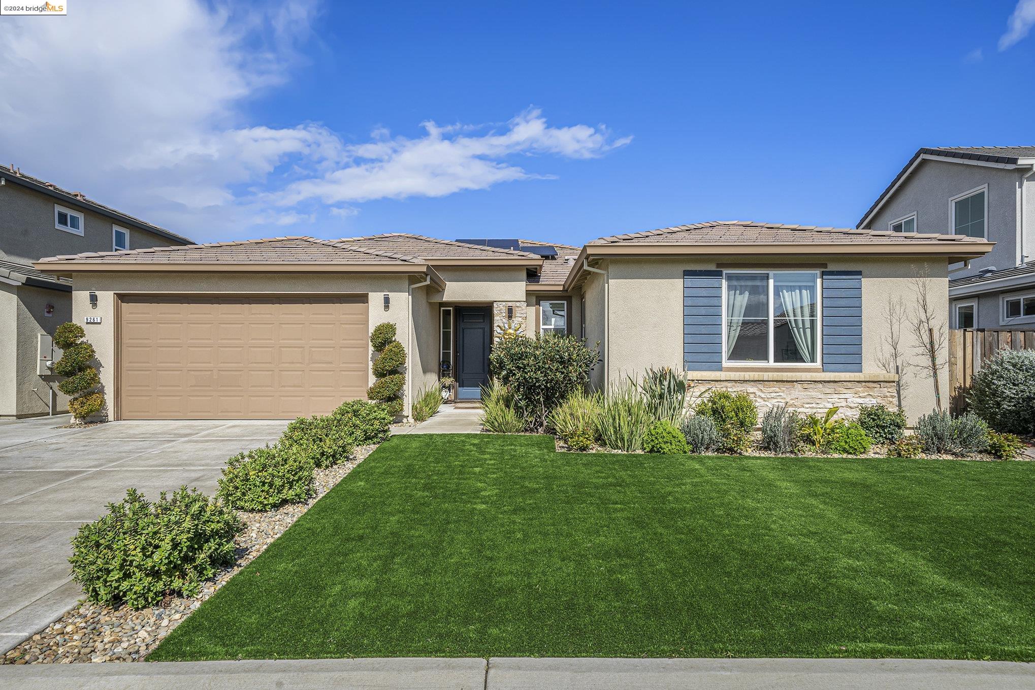 9261 Shearwater Cir
