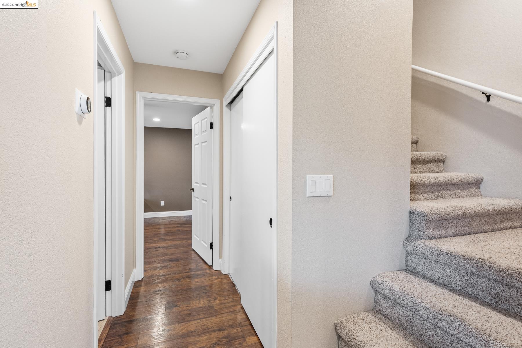 911 Hacienda Cir