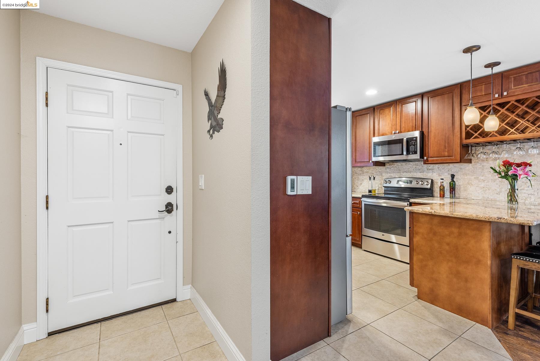 911 Hacienda Cir