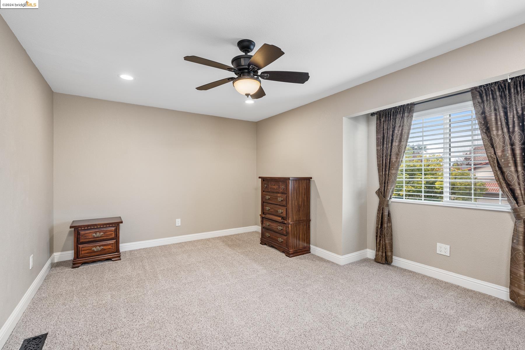 911 Hacienda Cir