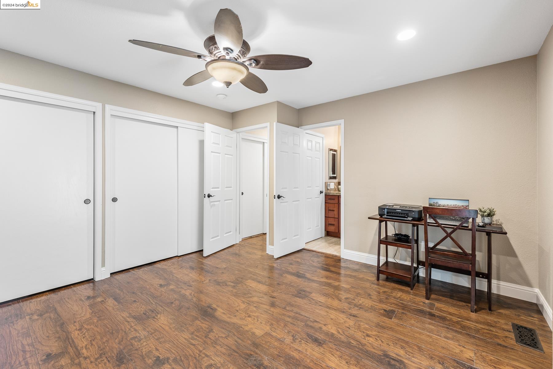 911 Hacienda Cir
