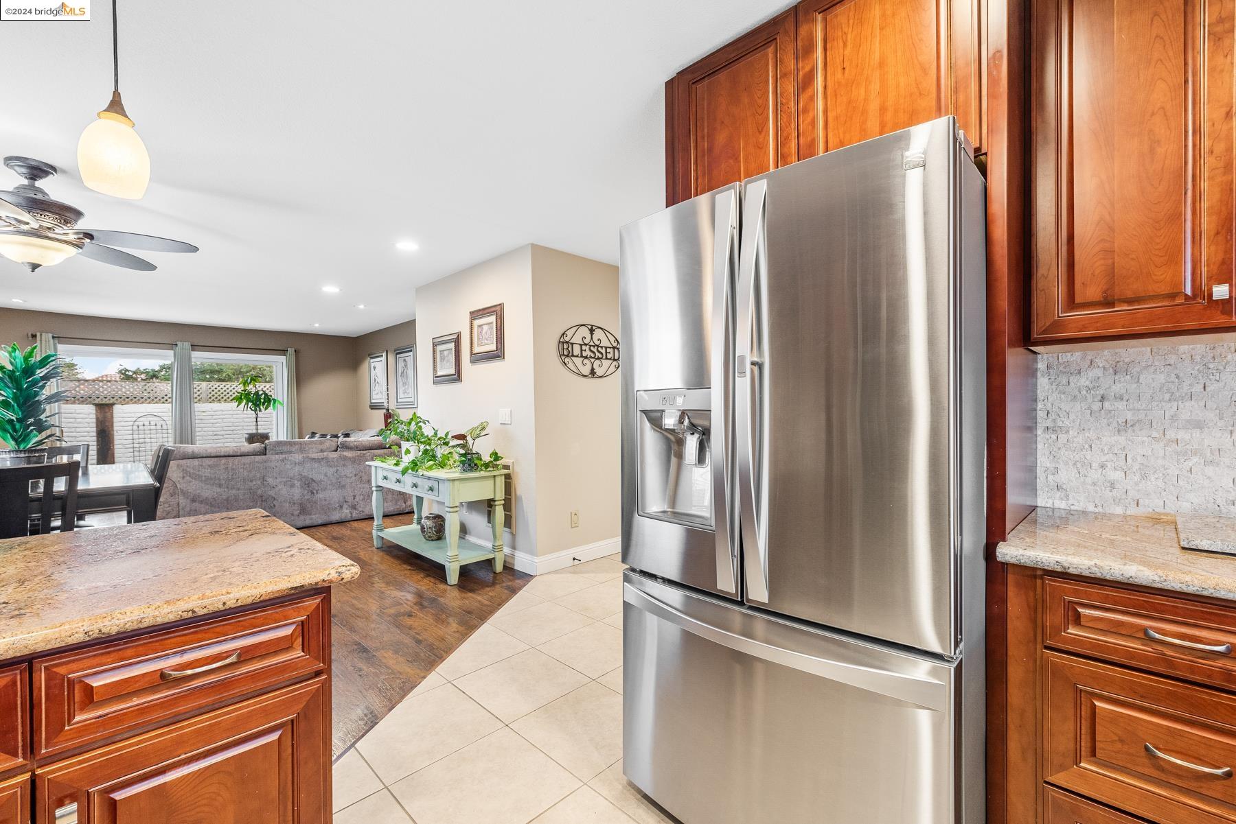 911 Hacienda Cir