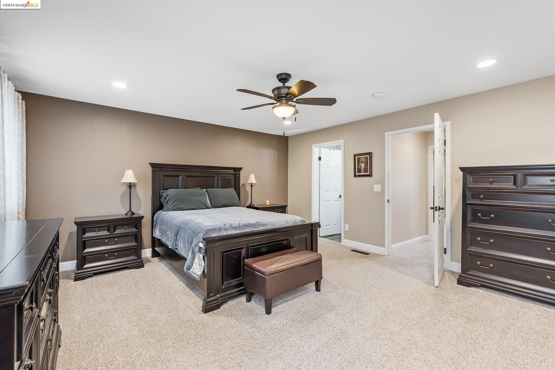 911 Hacienda Cir