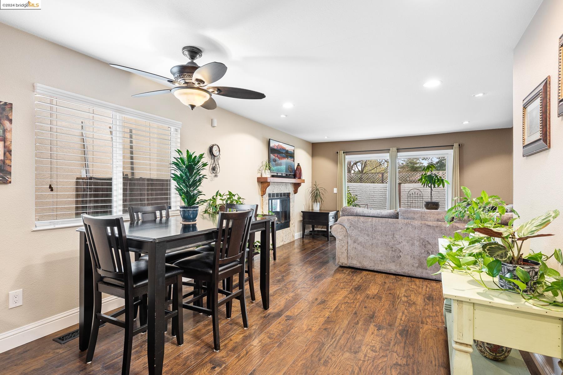 911 Hacienda Cir