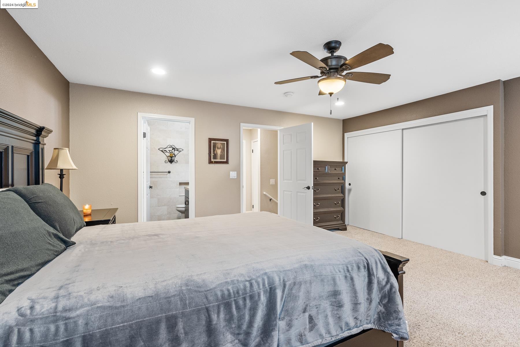911 Hacienda Cir