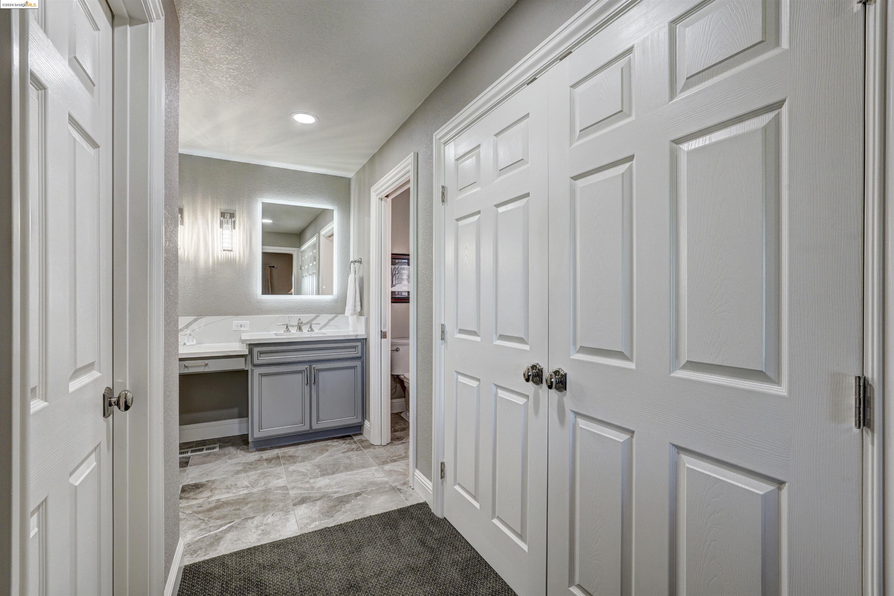 5531 Lanai Ct