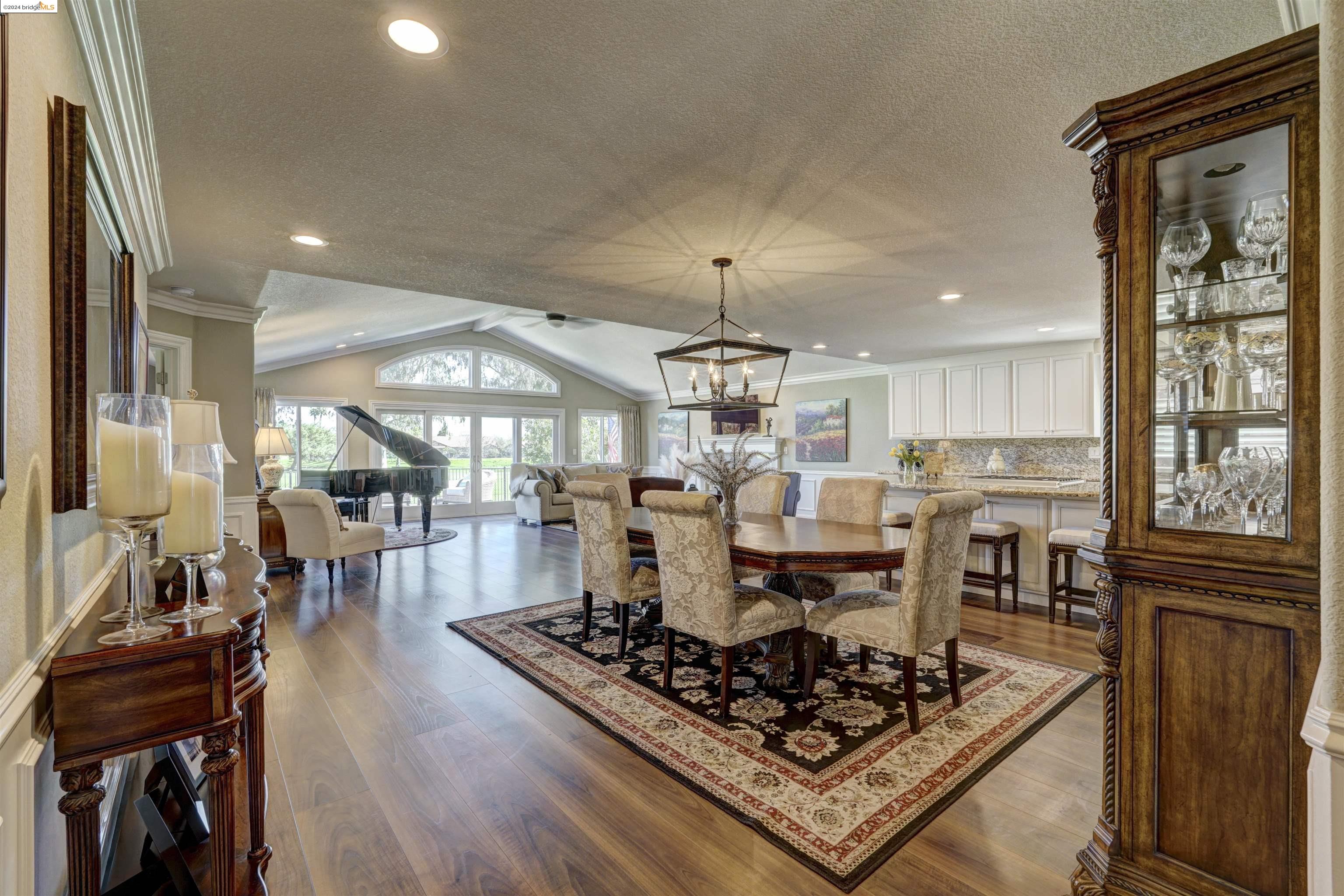 5531 Lanai Ct