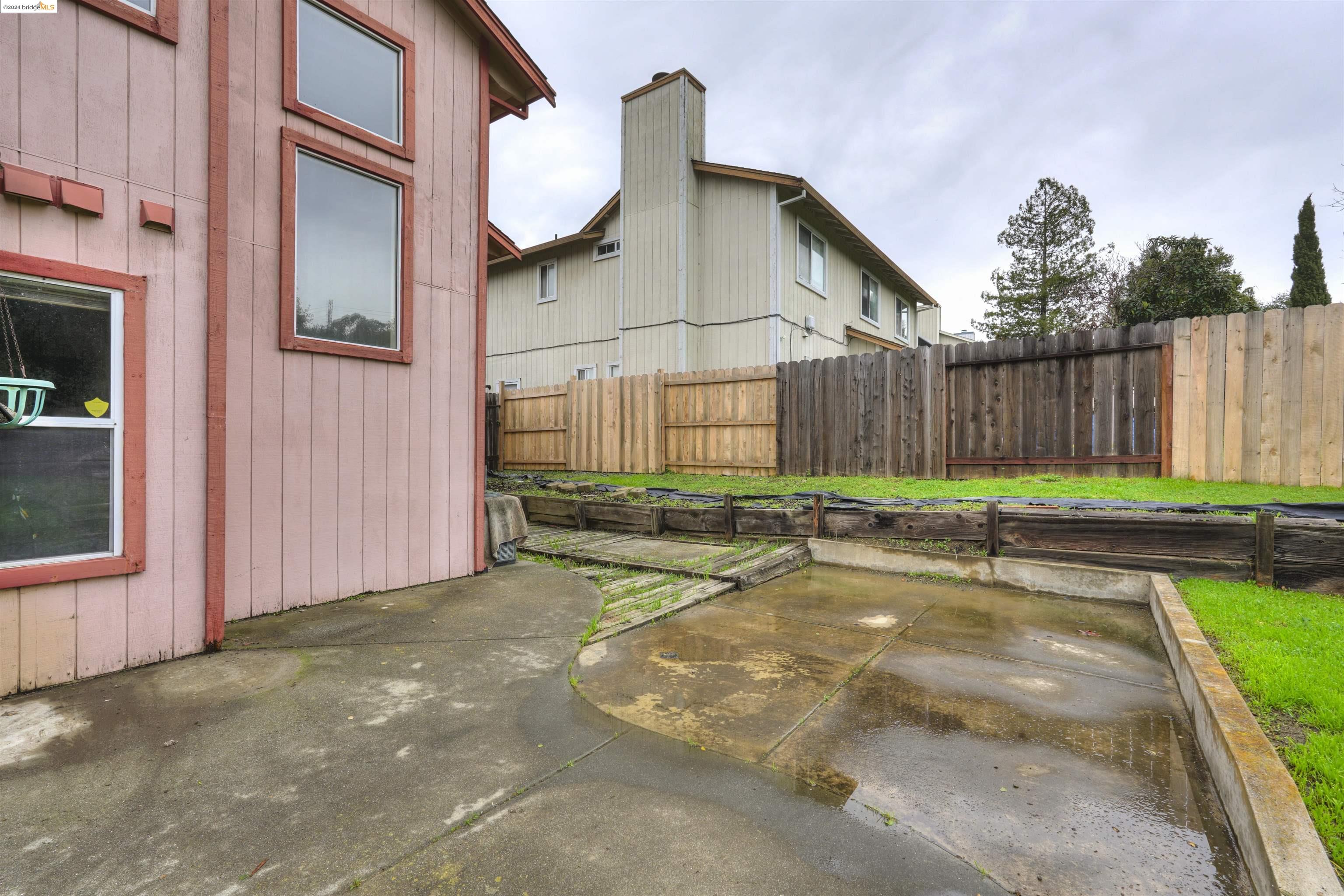 142 Vanessa St