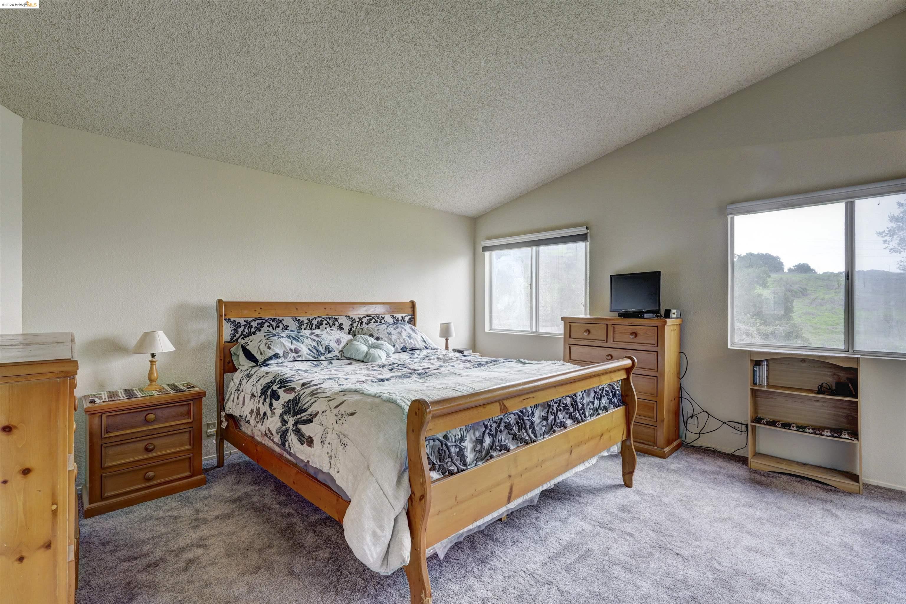 142 Vanessa St