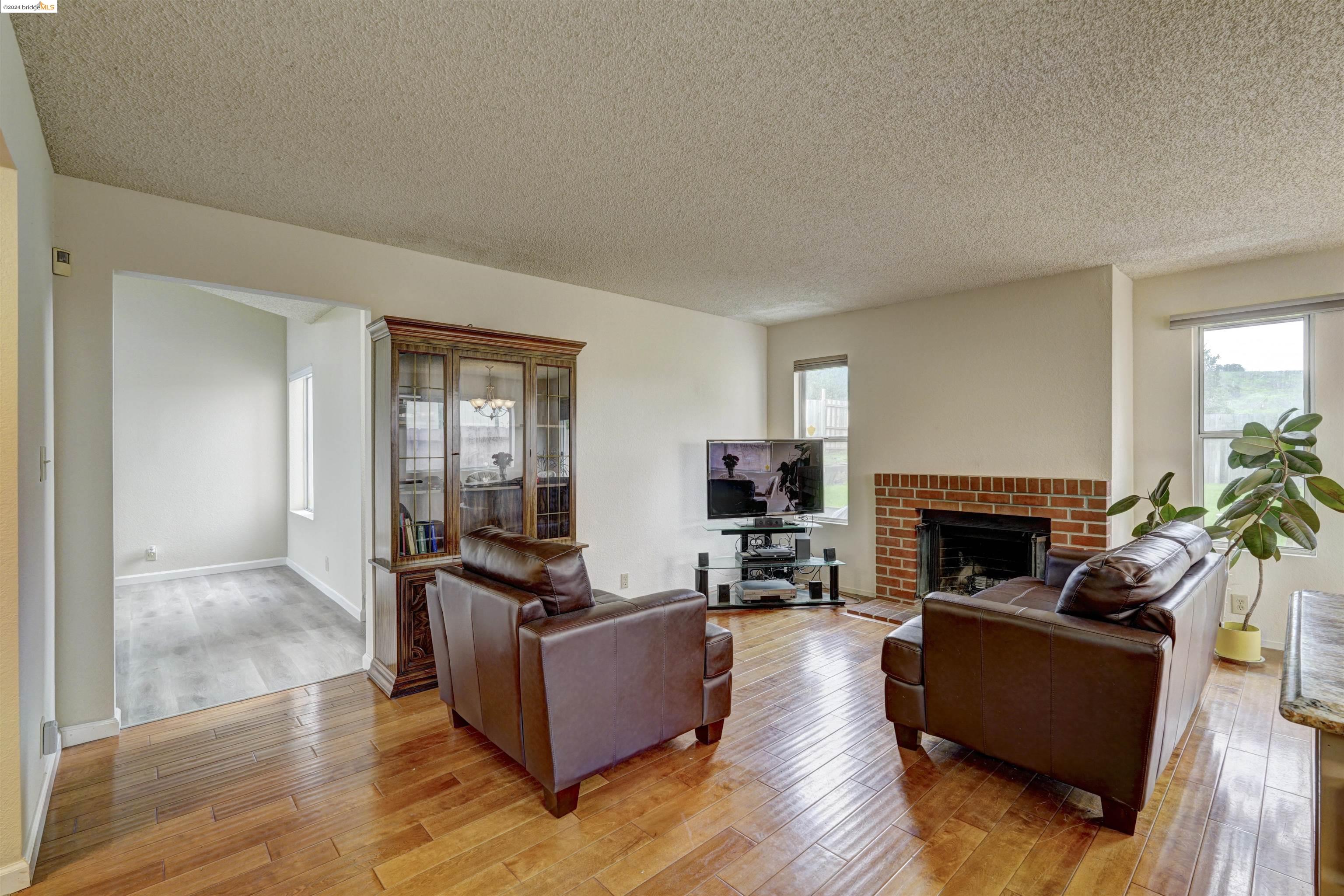 142 Vanessa St