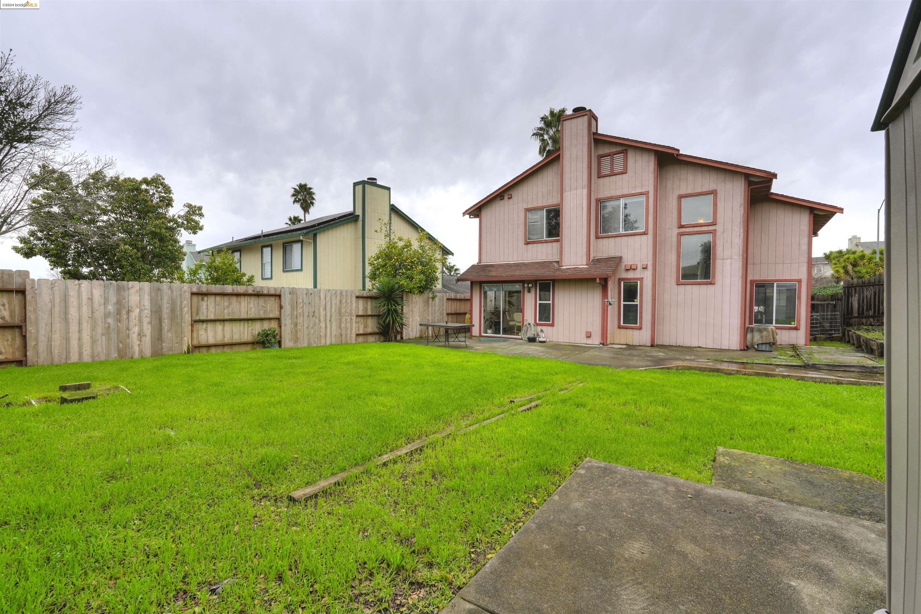 142 Vanessa St