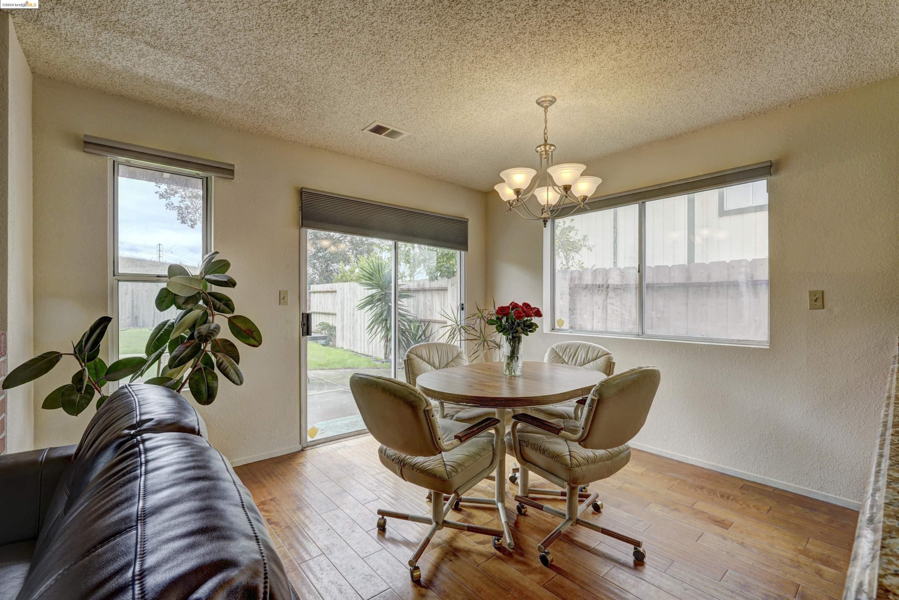 142 Vanessa St