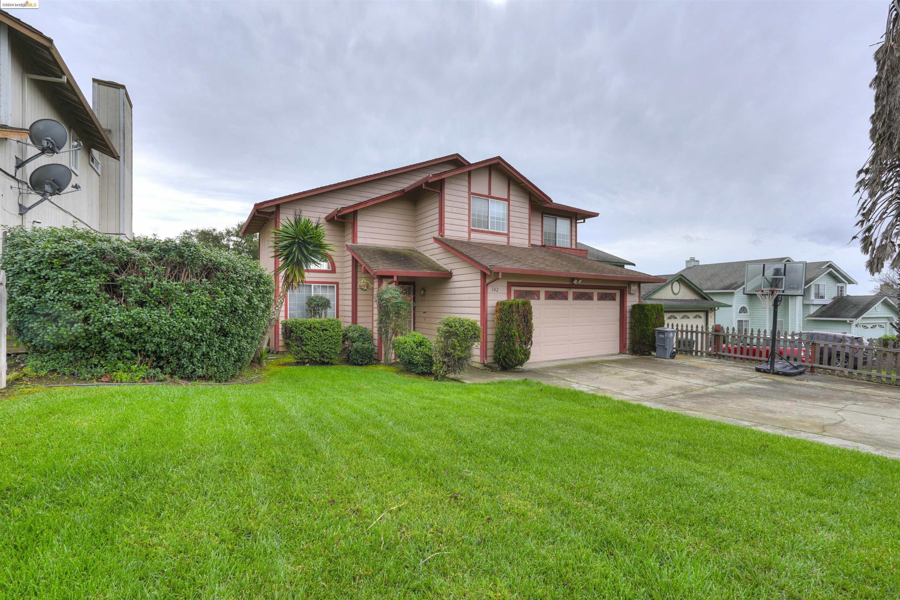 142 Vanessa St
