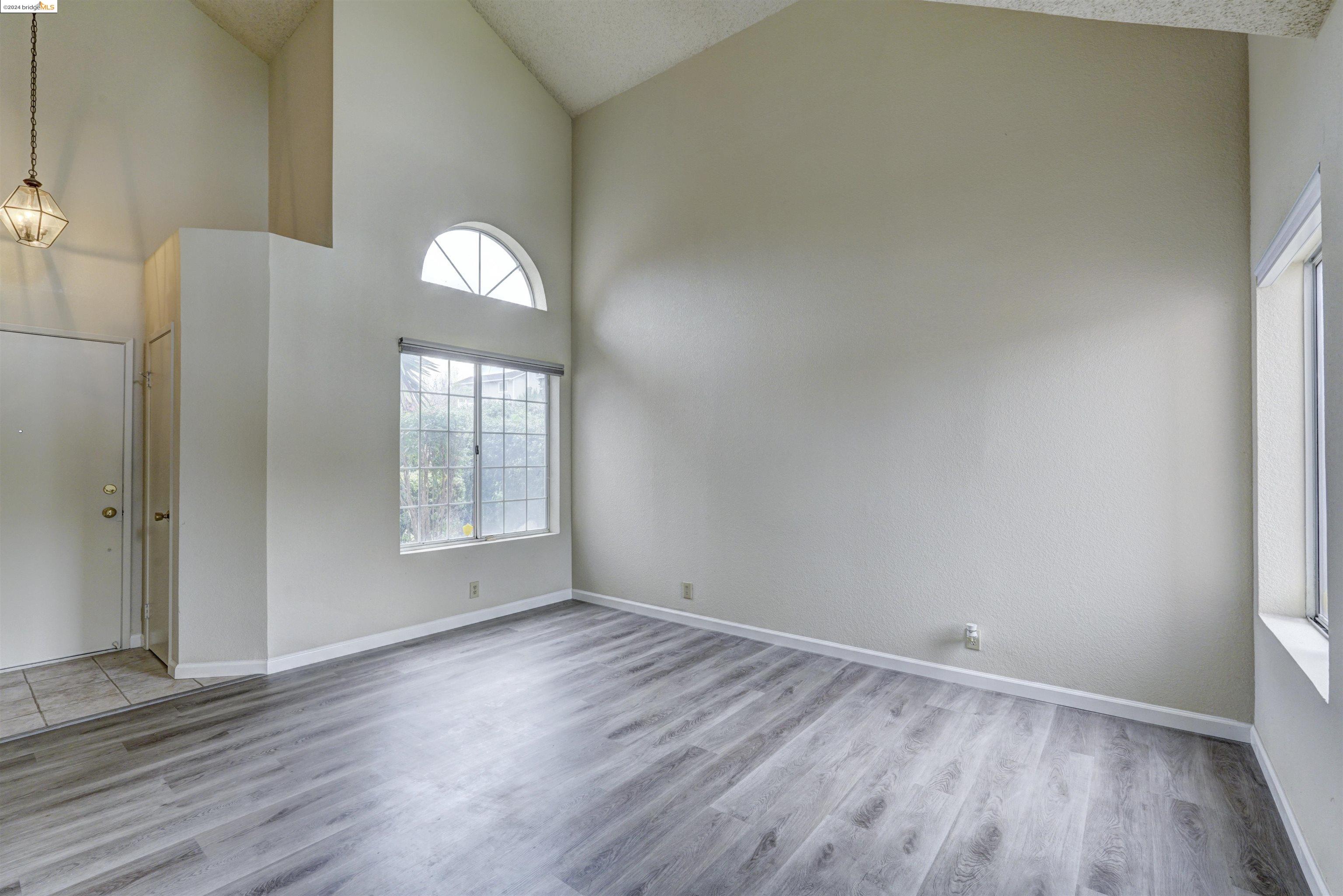 142 Vanessa St