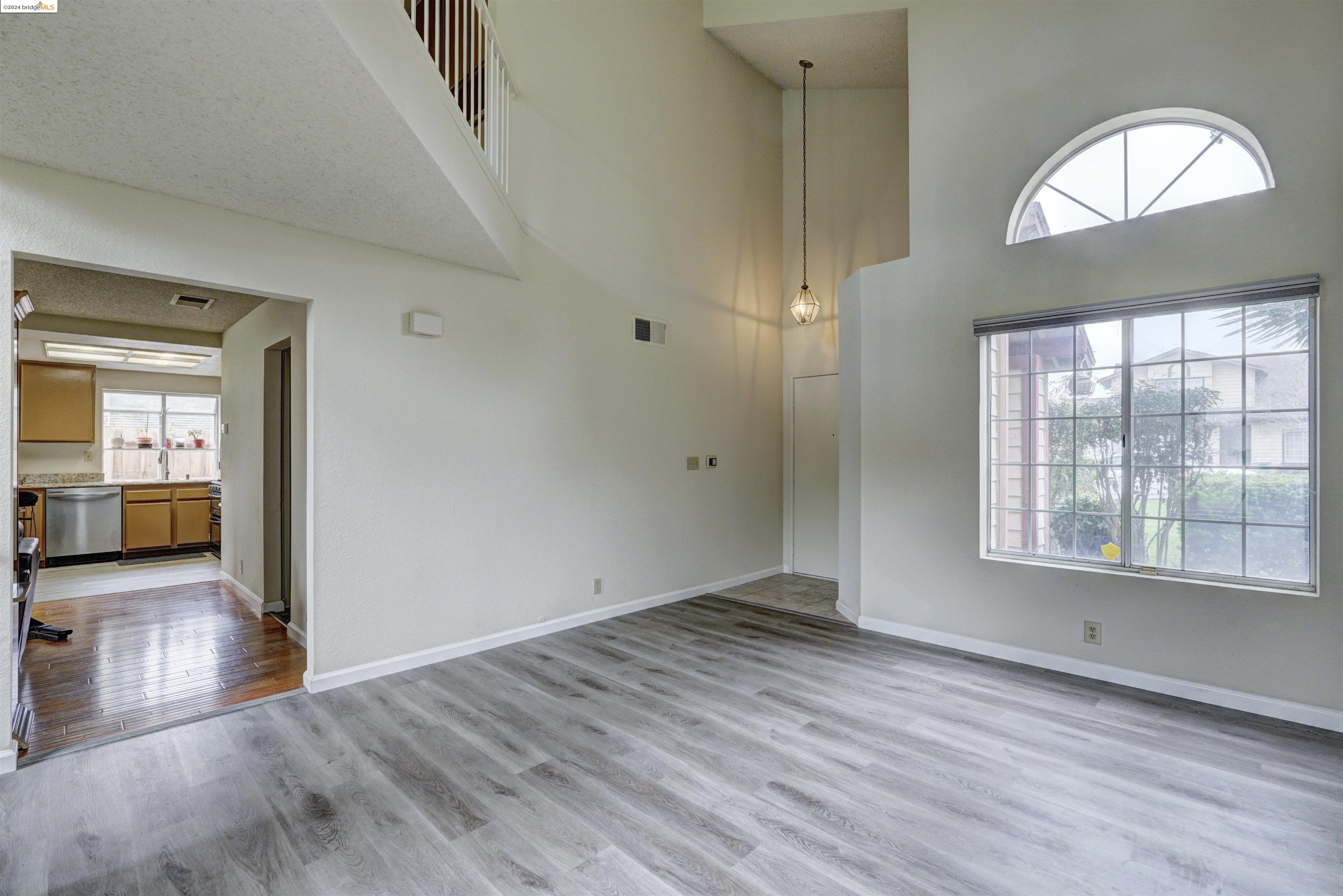 142 Vanessa St