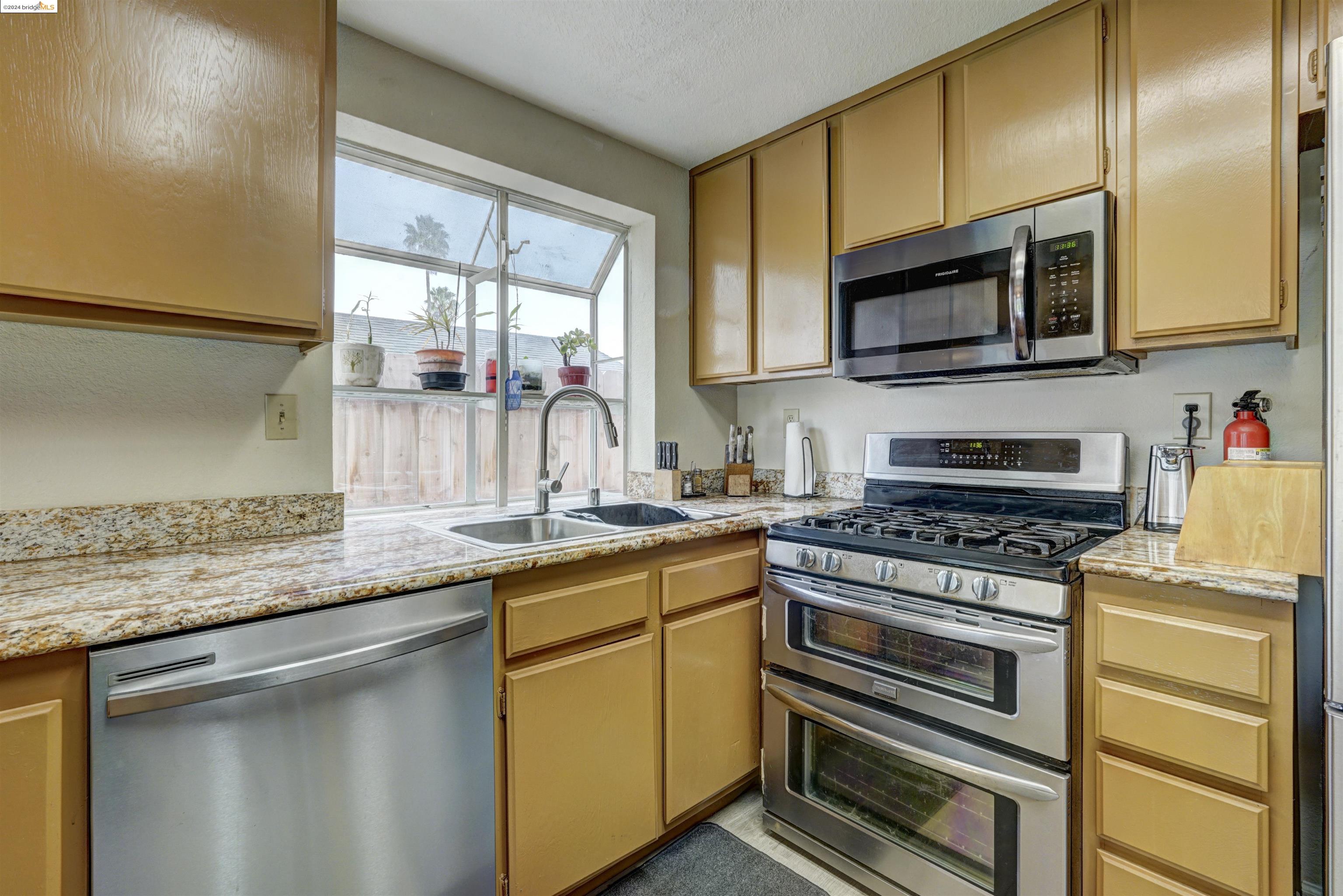 142 Vanessa St