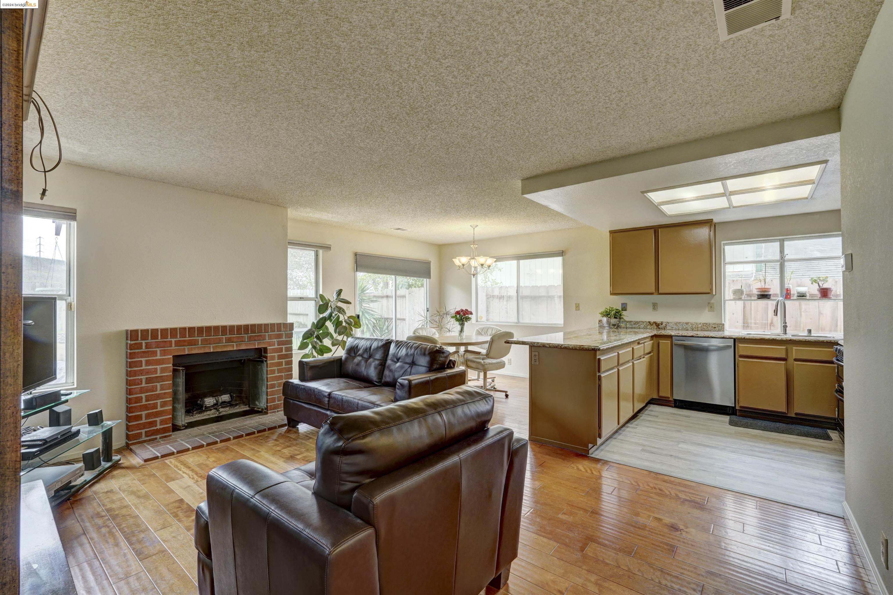 142 Vanessa St